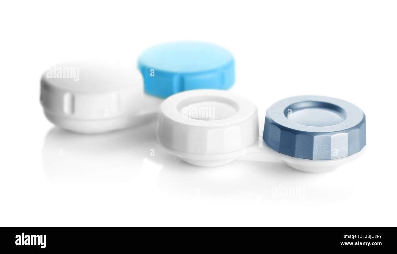 Behälter für Kontaktlinsen auf weißem Hintergrund Stockfoto