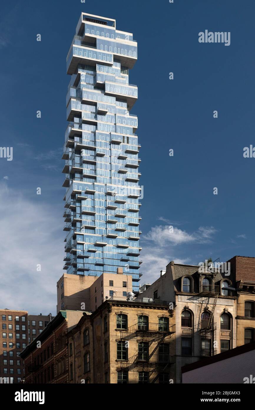 Architektur des Leonard-Turms von Herzog und de Meuron aus dem Jahr 56 im Zentrum von Manhattan, New York City Stockfoto