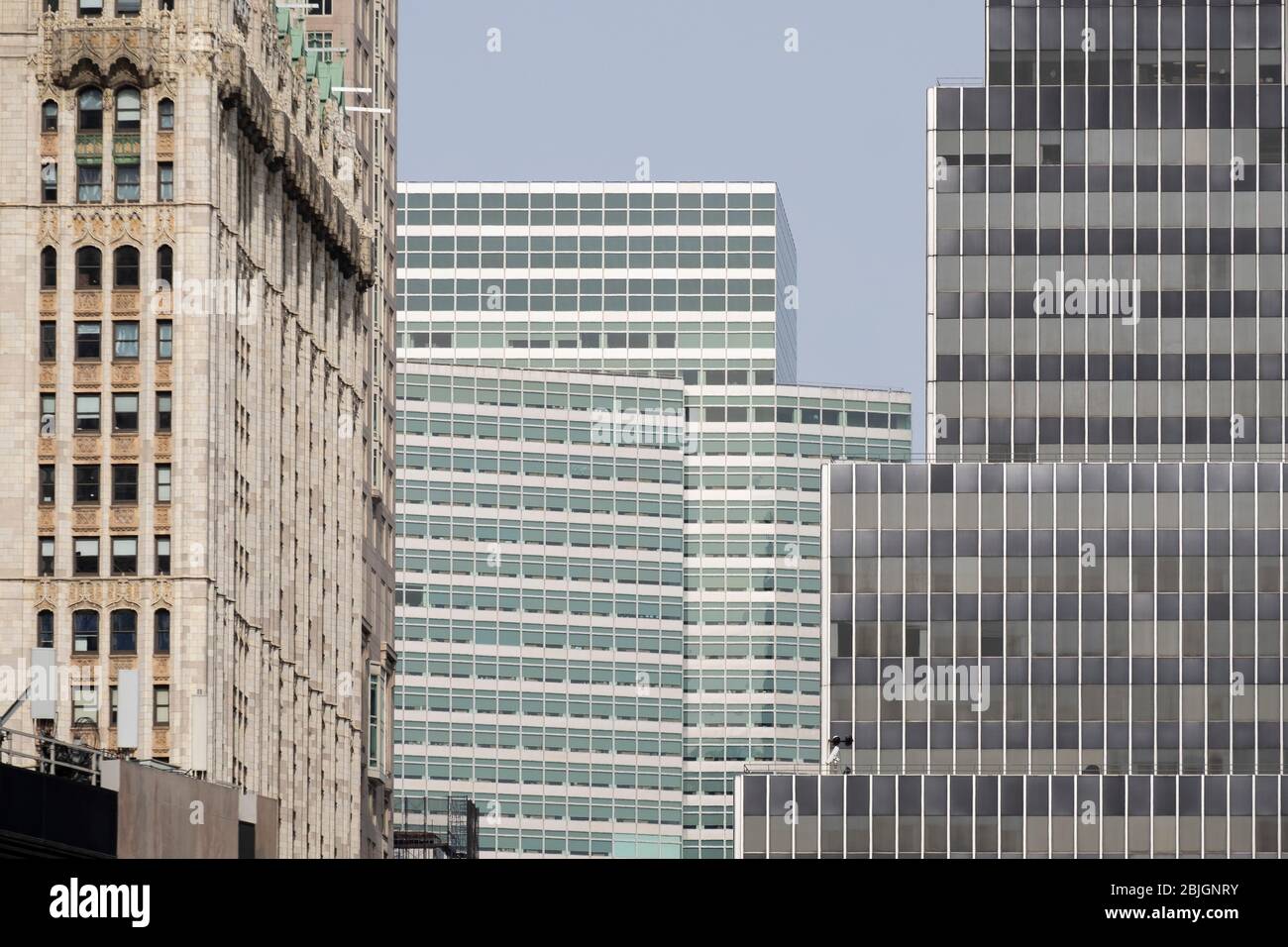 Modernistische Türme aus 3 verschiedenen Epochen in Lower Manhattan, New York City Stockfoto