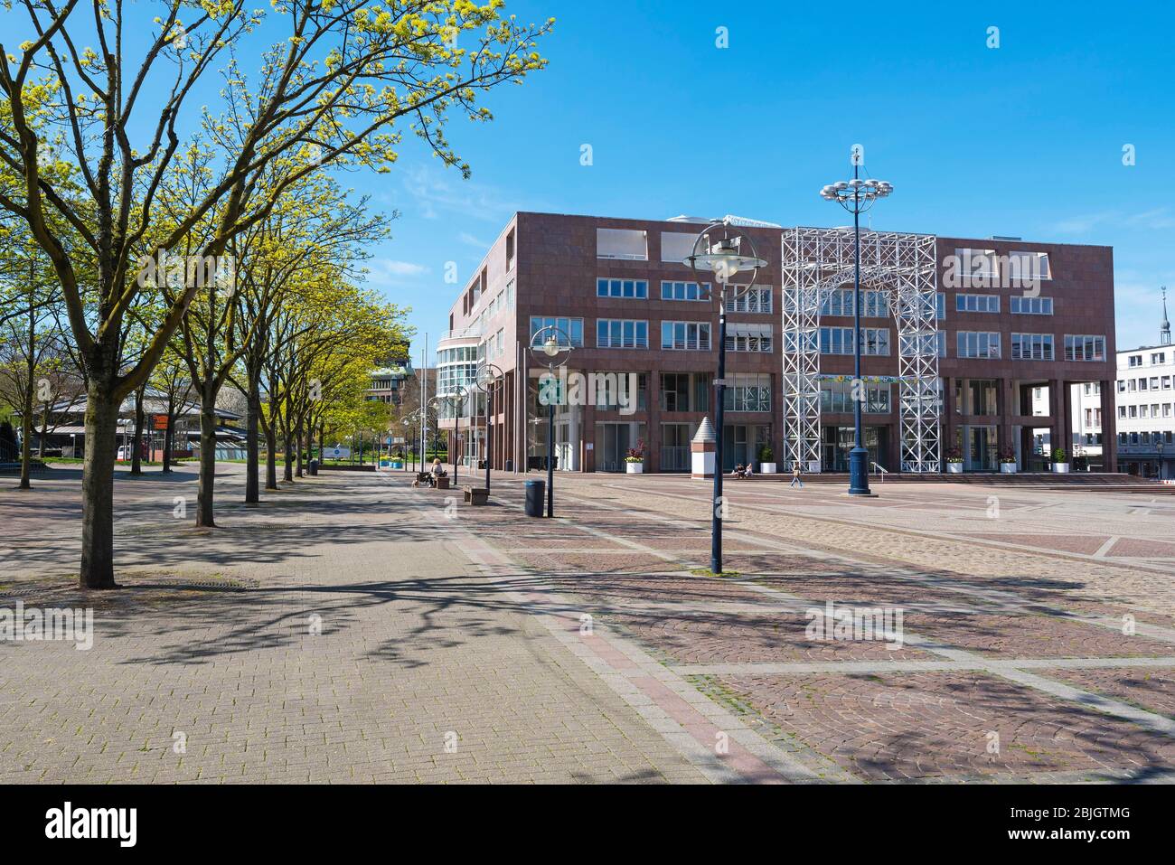 Neues Rathaus am Friedensplatz, verlassene Innenstadt, keine Kontakte, Sperrstunde, Corona-Pandemie, Dortmund, Ruhrgebiet, Nordrhein-Westfalen, Deutschland Stockfoto