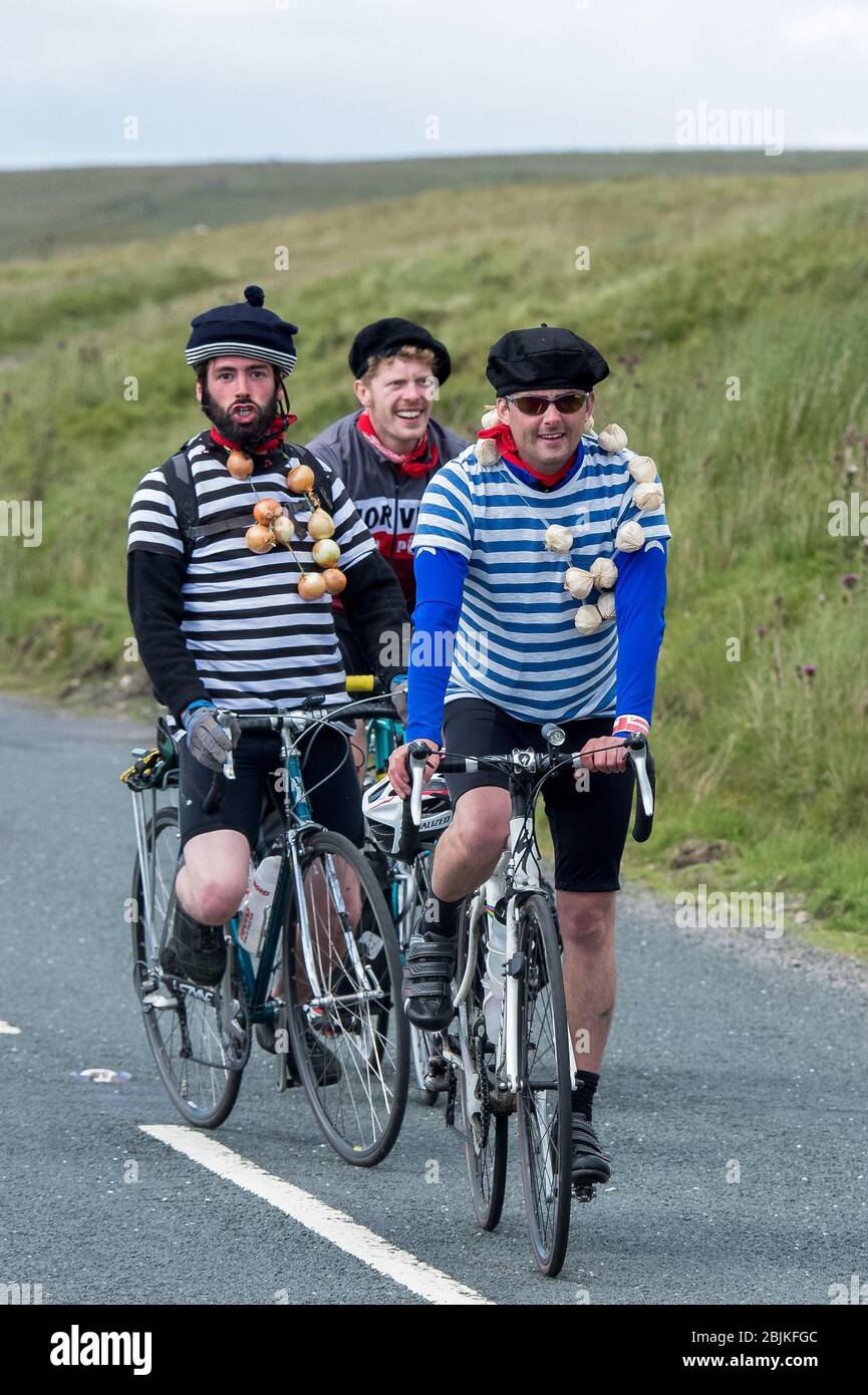 05.07.2014 Yorkshire, England. Yorkshire-Unterstützung mit französischem Twist auf der Cote de Butterwbs Etappe 1 der Tour De France von Leeds nach Harrogate Stockfoto