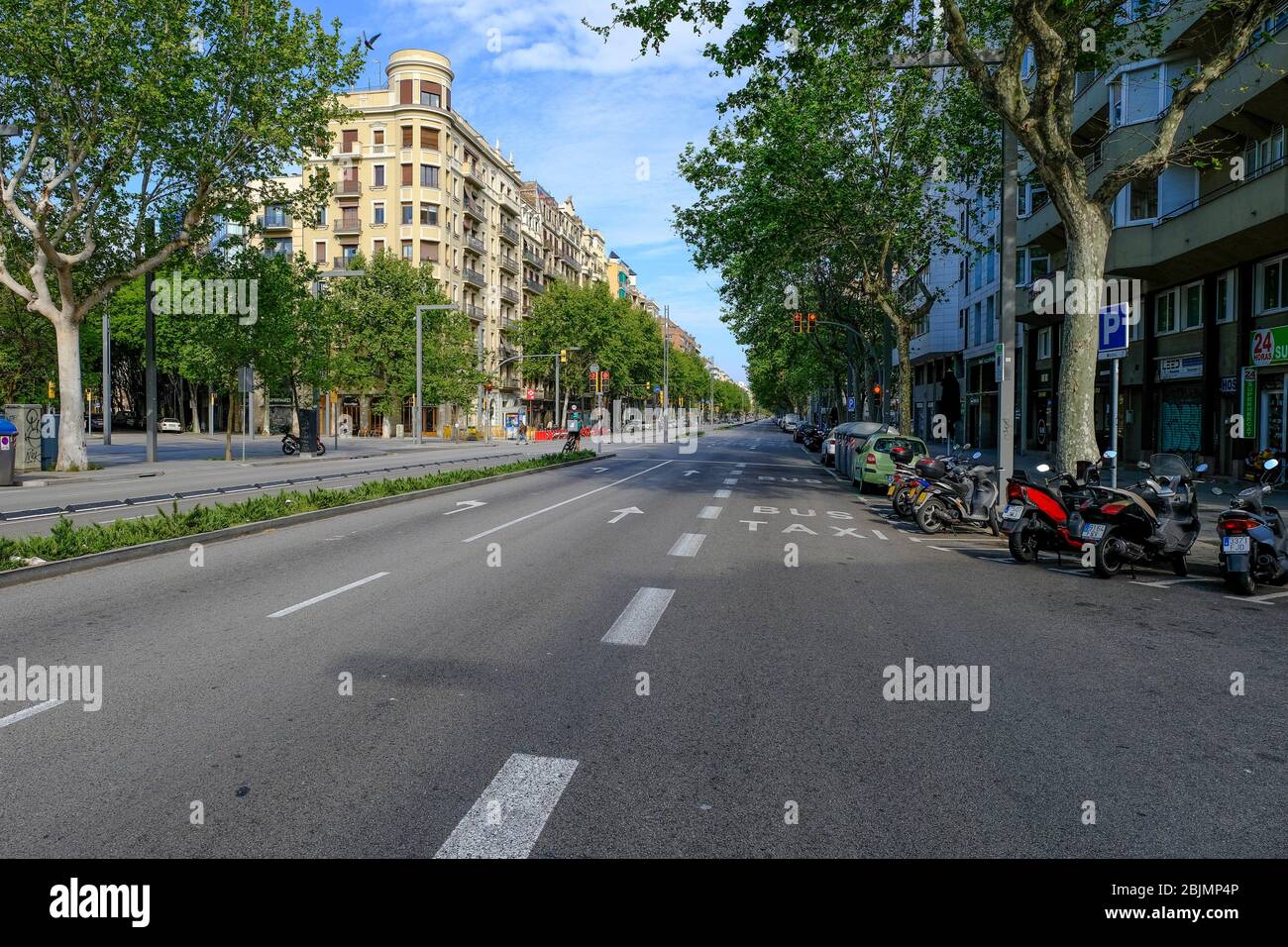 Die Pararlel Avenue ist wegen der totalen Einengung der Bevölkerung in Spanien geöffnet. Spanien ist eines der am stärksten betroffenen Länder der Covid-19 Stockfoto