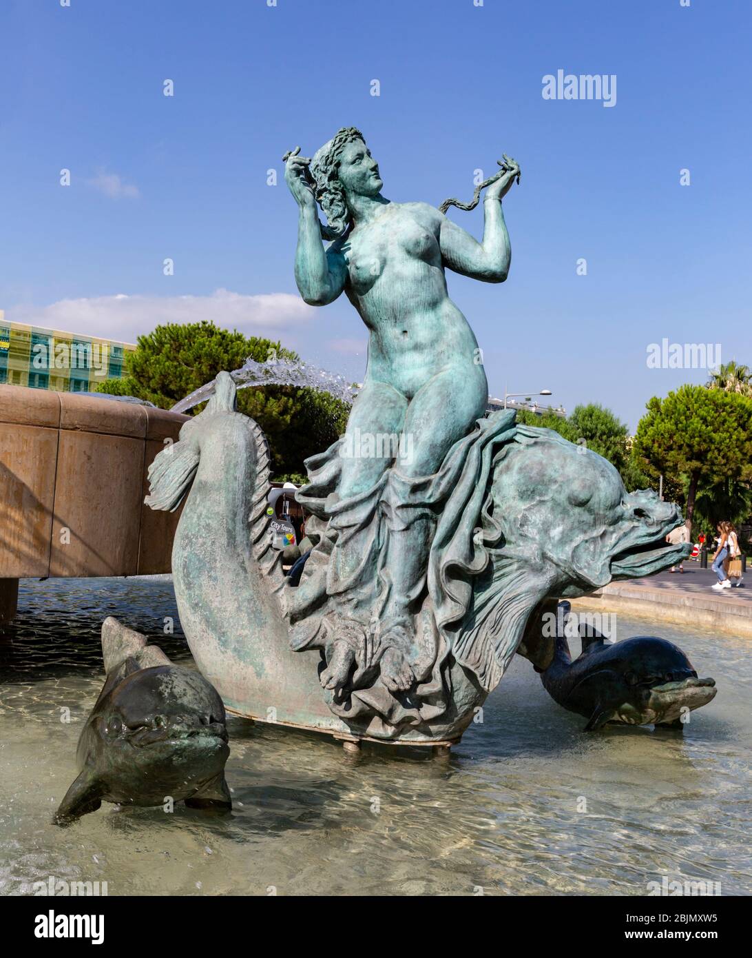Alfred Janniots Venus-Skulptur, Fontaine du Soleil auf dem Place Massena, Nizza, Cote d'Azur, Provence, Frankreich. Stockfoto