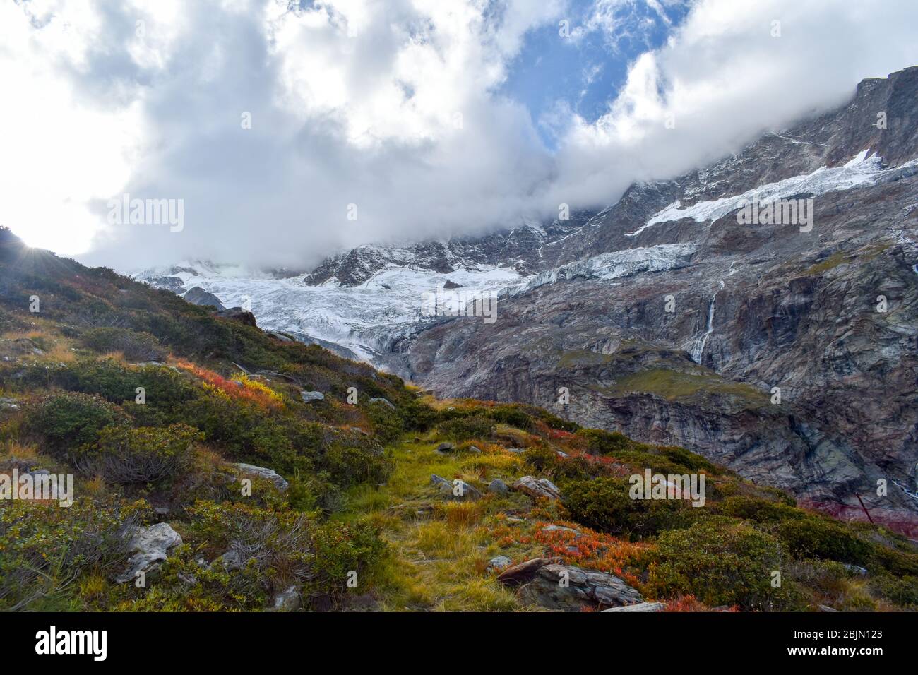 Intensive Gletscherschmelze infolge der globalen Erwärmung. Stockfoto