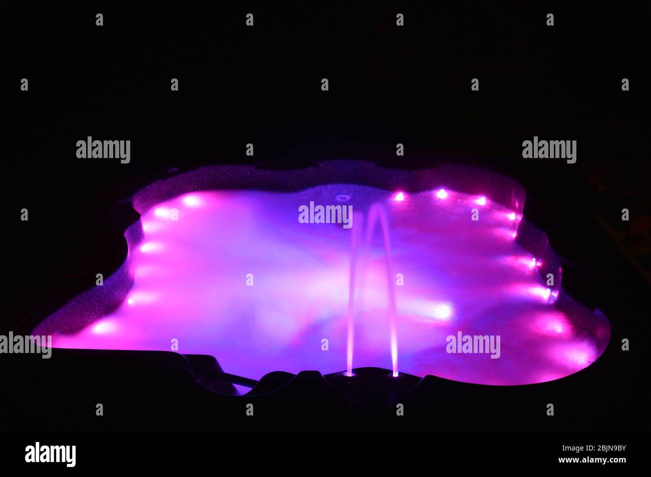 Blick auf ein Spa bei Nacht, Whirlpool bei Nacht, Frankreich Stockfoto