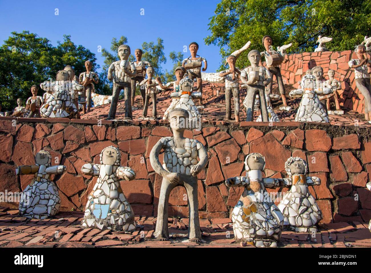 Männliche und weibliche Figuren Rock Garden Chandigarh Punjab Indien Stockfoto