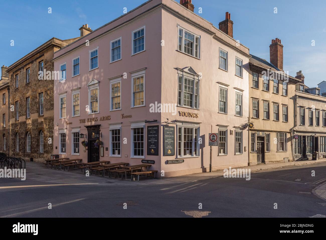 Das Kings Arms Public House an der Ecke der Hollywell Street, Oxford Stockfoto