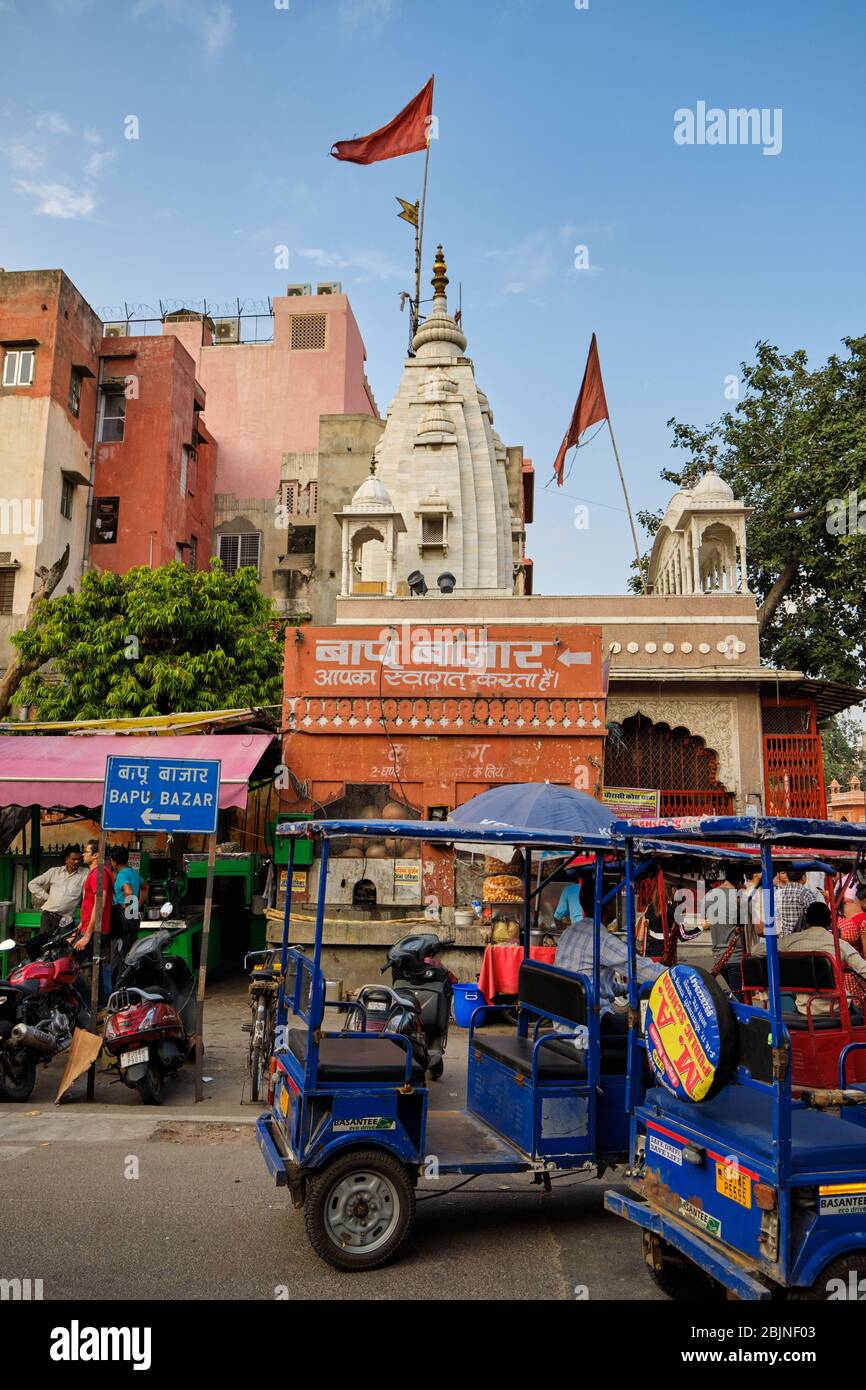 Jaipur, Rajasthan / Indien - 28. September 2019: Mandir Shri Hanuman Ji Hindu-Tempel in der Nähe des Chandpole Gate der ummauerten Stadt Jaipur, Indien Stockfoto