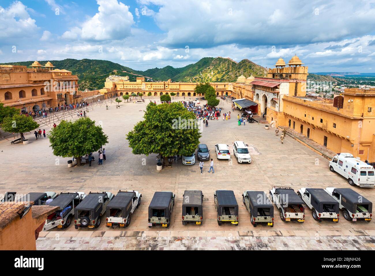 Jaipur, Rajasthan / Indien - 28. September 2019: Innenhof in der Amer Fort in Jaipur, Rajasthan, Indien Stockfoto