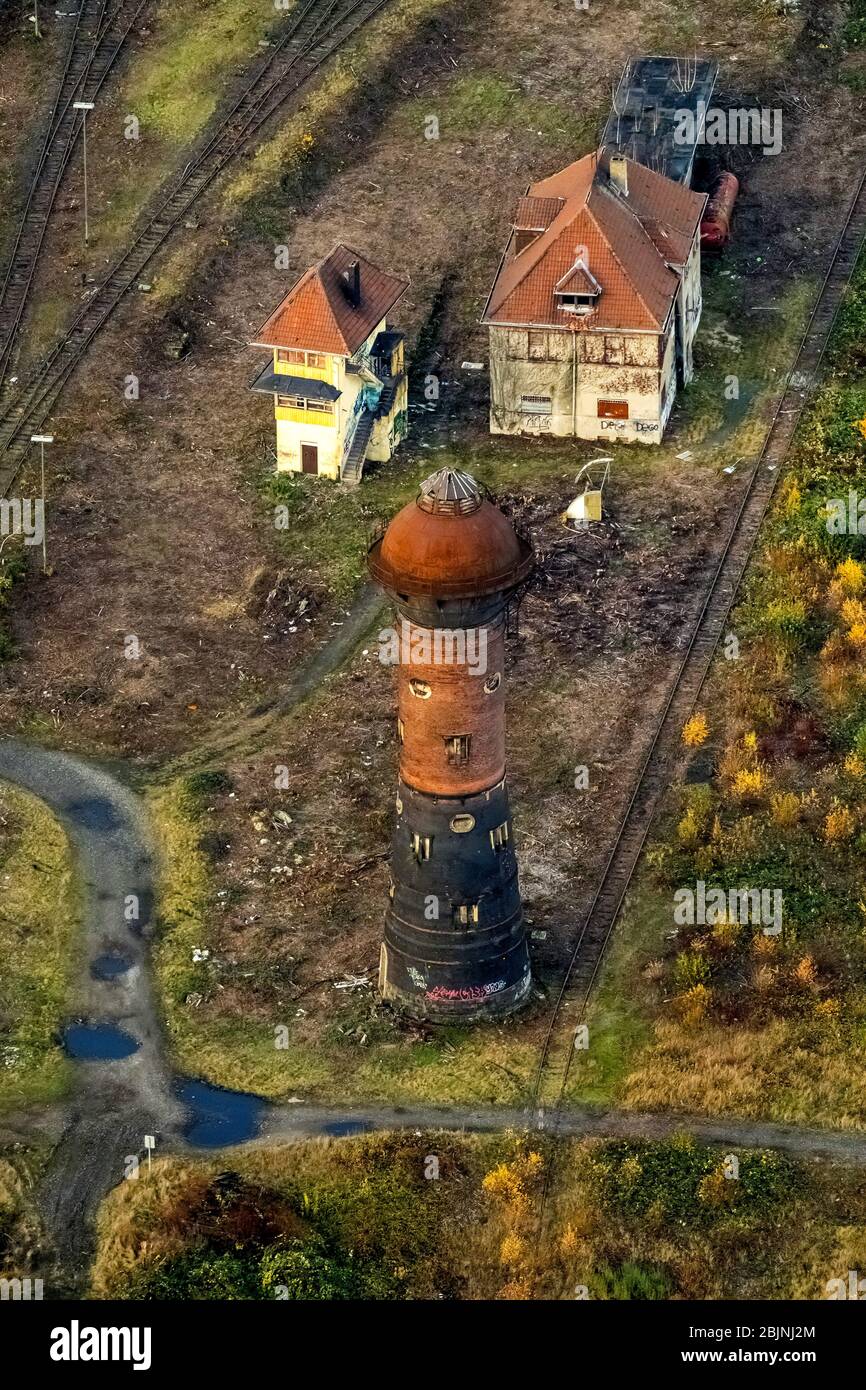 Wasserturm auf dem Gelände des ehemaligen Güterbahnhofs in Duisburg-Wedau, Luftaufnahme mit Wasserturm, 23.11.2016, Deutschland, Nordrhein-Westfalen, Ruhrgebiet, Duisburg Stockfoto