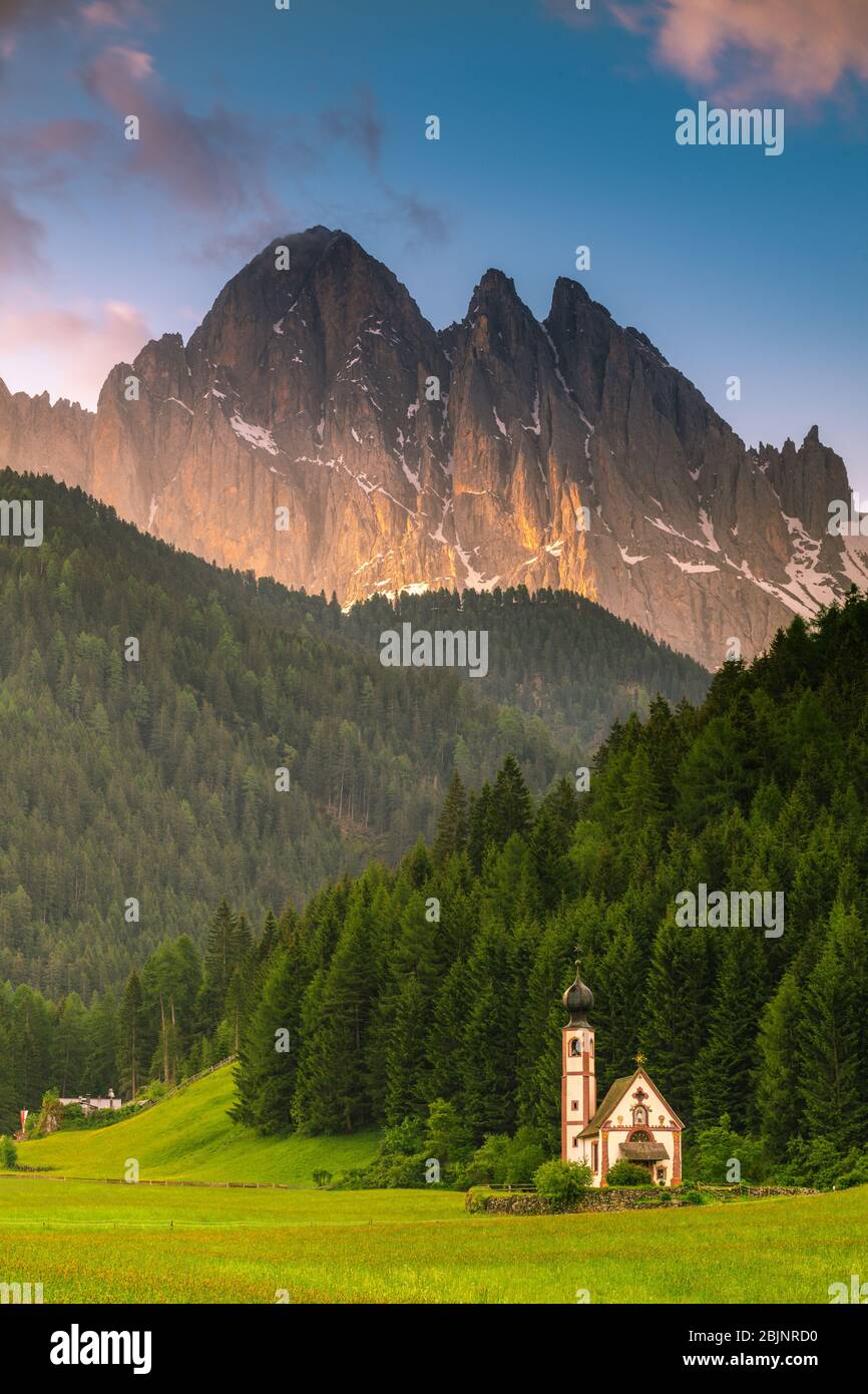 Kirche Santa Maddelena, Villnösser Tal, Südtirol, Italien Stockfoto