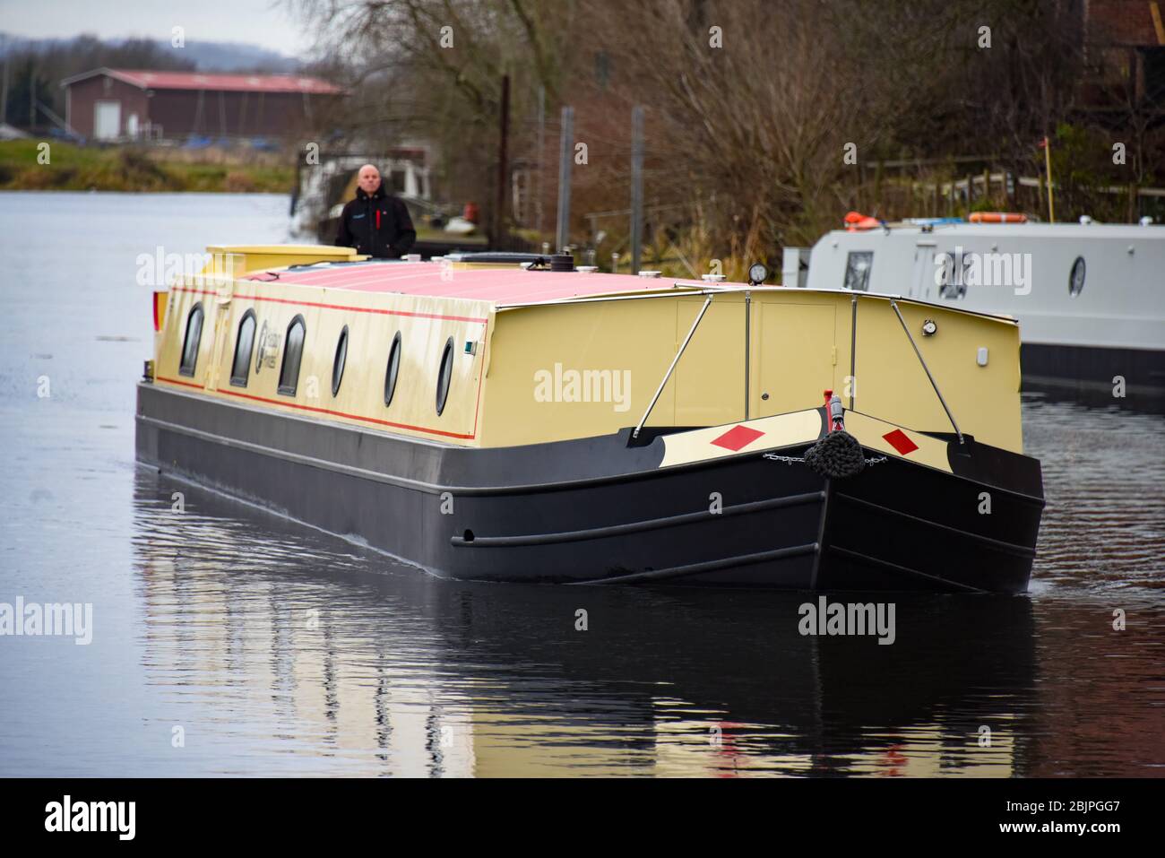Neues Breitstrahl-Boot auf dem Fluss in der Nähe von Ratcliffe auf Soar, Nottinghamshire. Stockfoto