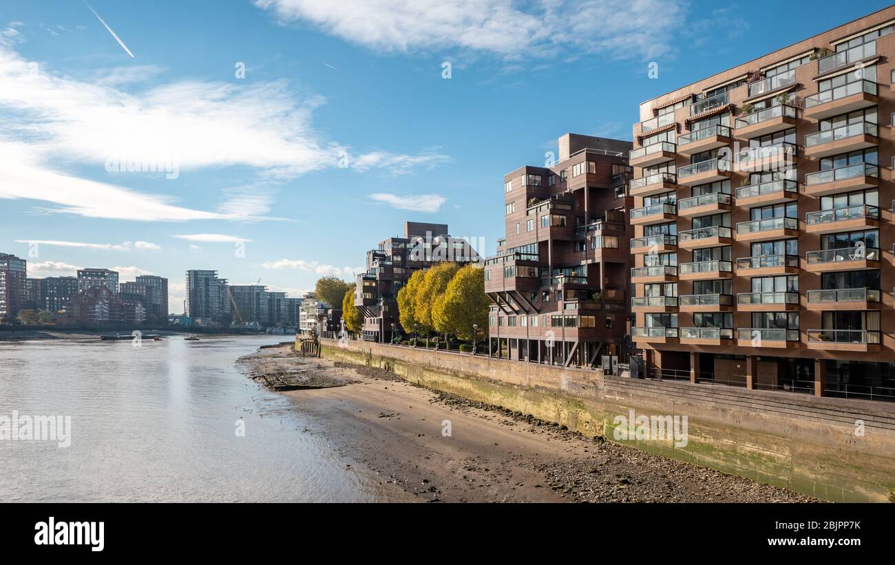 Wohnungen An Der Themse London Stockfotos Und Bilder Kaufen Alamy