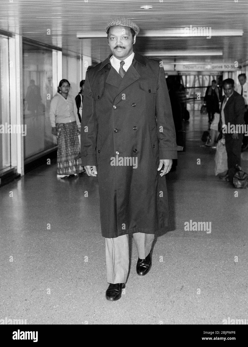 Der Reverand Jesse Jackson kommt im November 1985 am Londoner Flughafen Heathrow an. Stockfoto