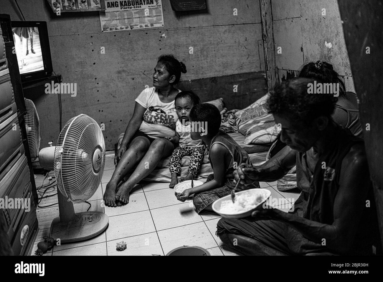 Manila straßenessen Schwarzweiß-Stockfotos und -bilder - Alamy