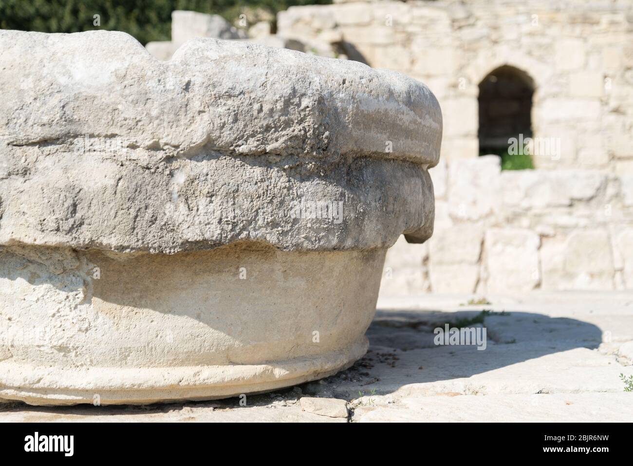 Lagerschiff zwischen den Ruren der antiken römischen Stadt Amathus, Zypern. Stockfoto