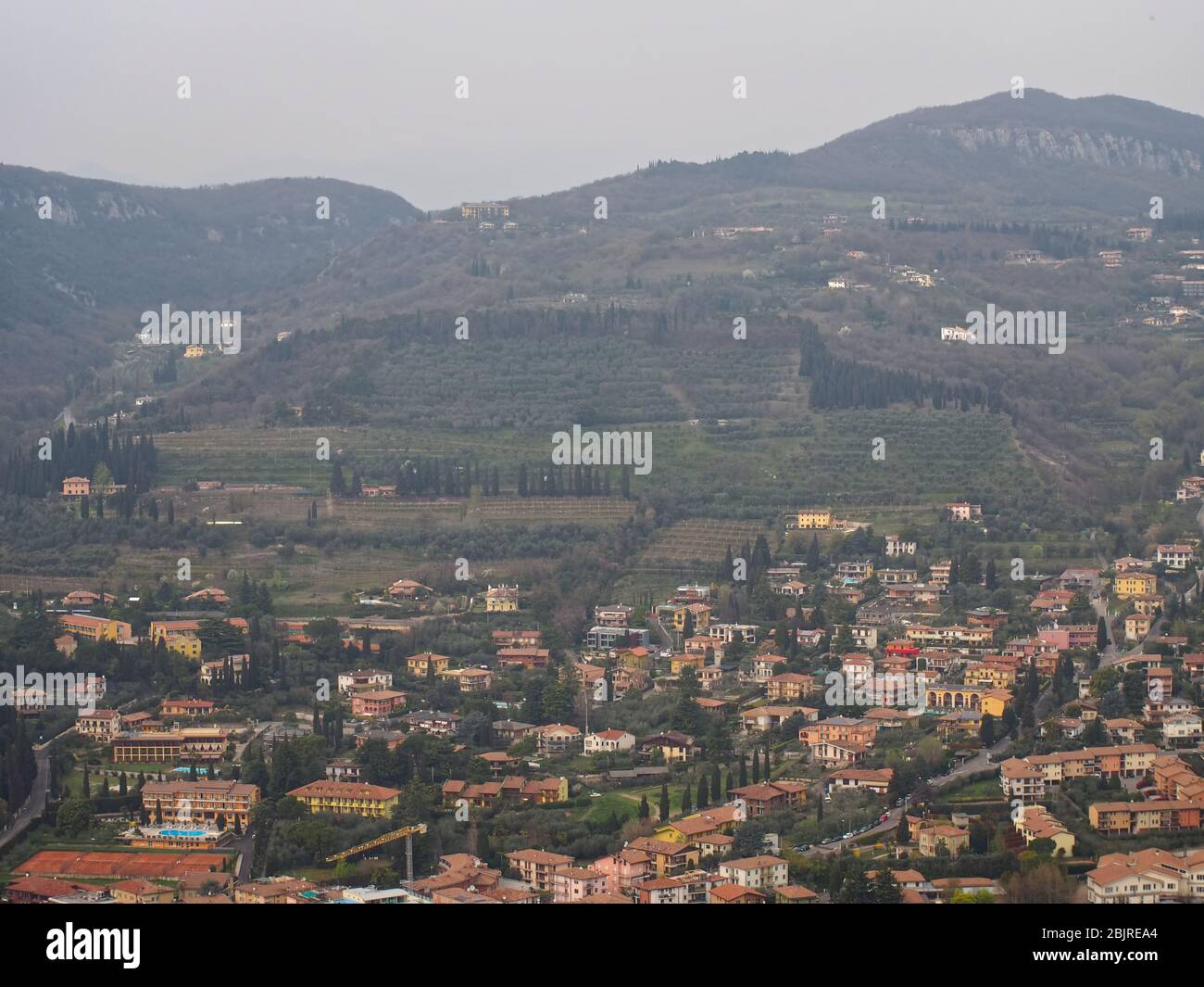 Italienische Stadt in den Bergen Stockfoto