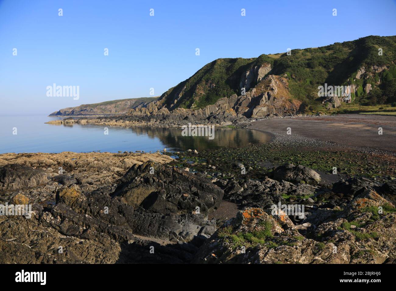 Der Strand in Port of Spittal Bay, in der Nähe von Portpatrick, Dumfries und Galloway, Schottland, Großbritannien. Stockfoto