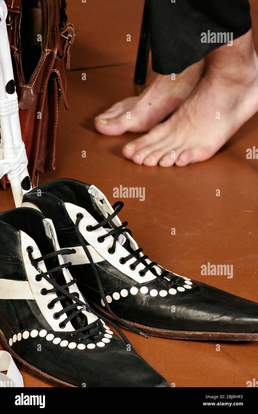 MIME Schuhe für die Show vorbereitet. Die Show muss weitergehen. Stockfoto