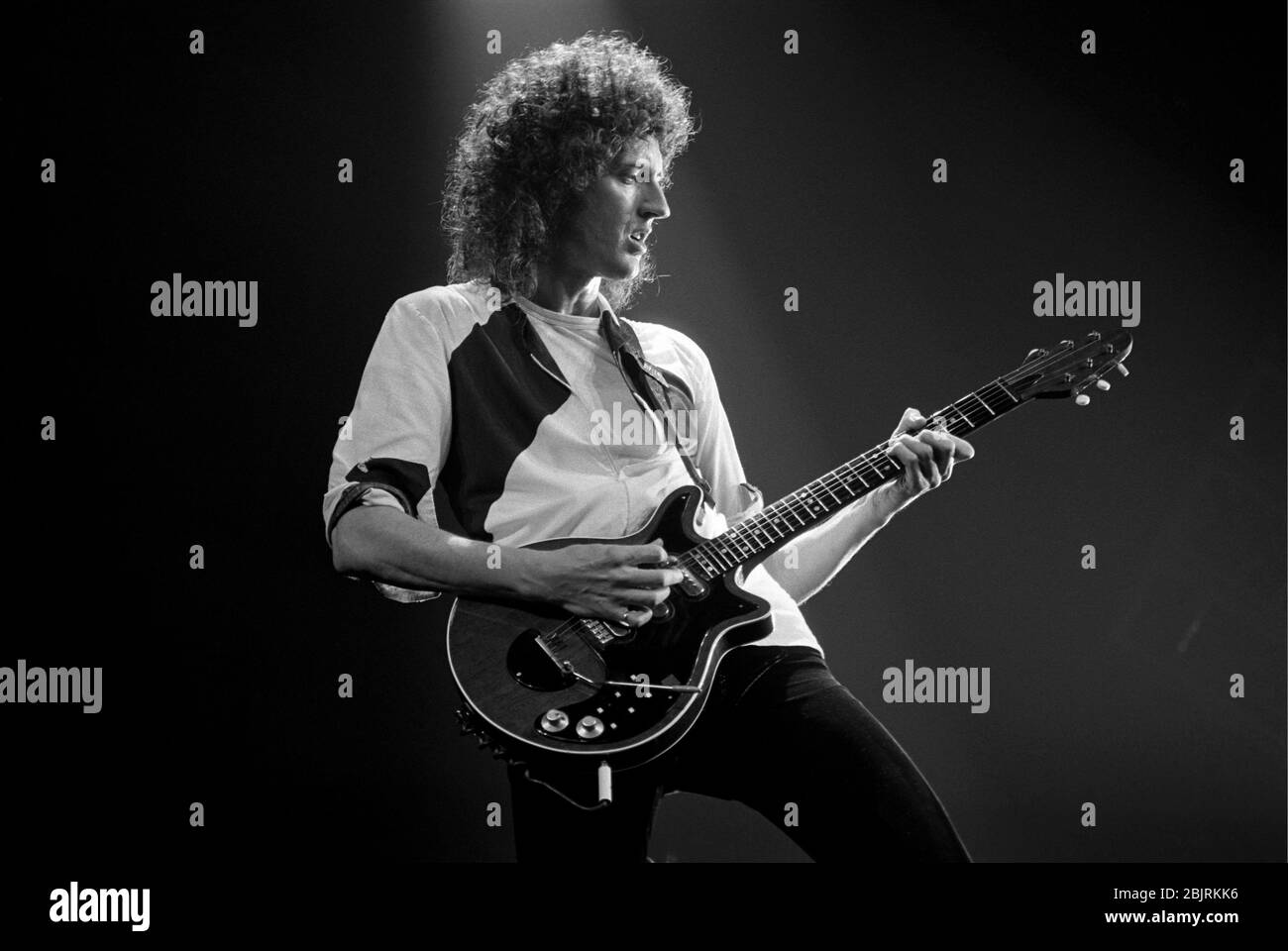 Brian May von Queen spielt im Spectrum in Philadelphia, PA. 24. Juli 1982.Quelle: Scott Weiner/MediaPunch Stockfoto