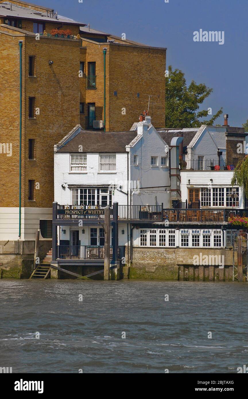 The Prospect of Whitby ein historisches öffentliches Haus aus den 1520er Jahren am Ufer der Themse, Wapping, London, England, Großbritannien Stockfoto