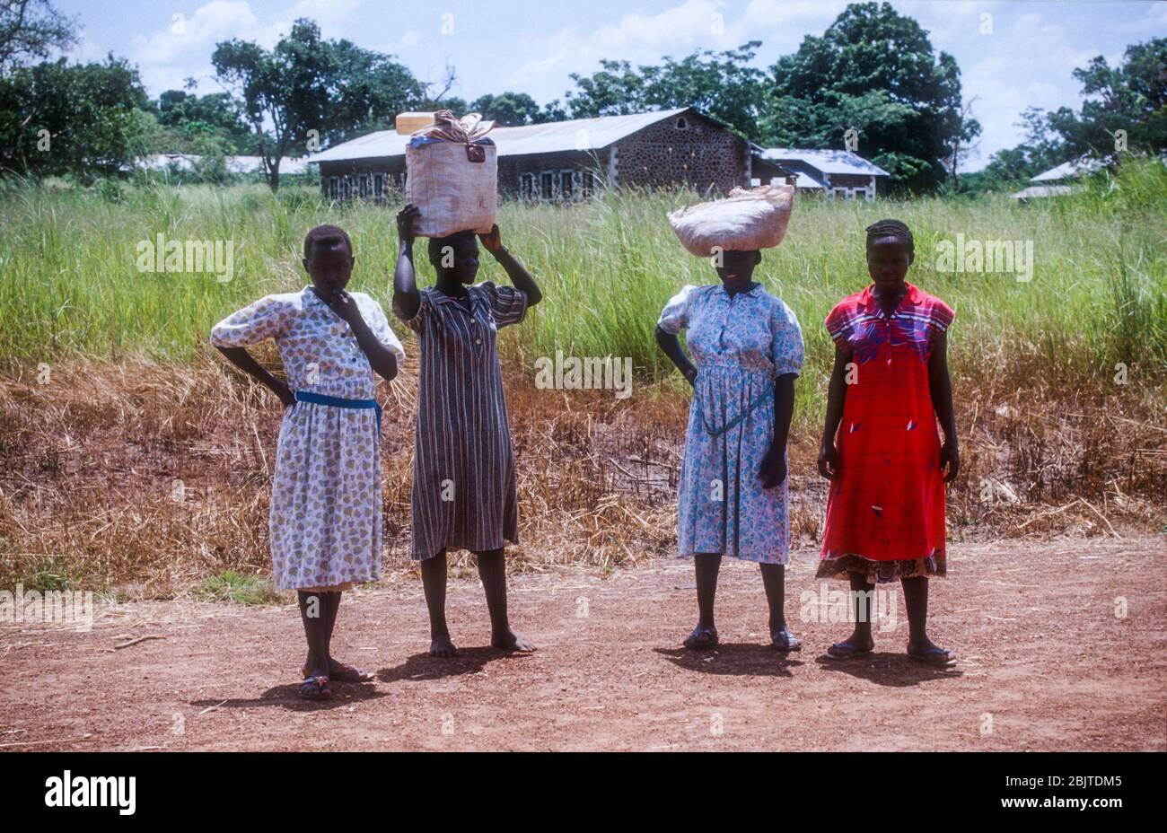 Frauen in einem Dorf in der Nähe von Yei, Republik Südsudan, Afrika Stockfoto