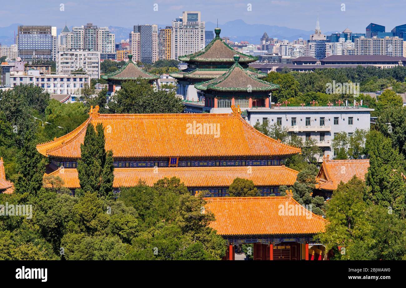 Peking/ China - 8. Oktober 2018: Luftaufnahme von Zentral- und Nordpekings vom Jingshan Park (Prospect Hill) zum Olympic Green Stockfoto