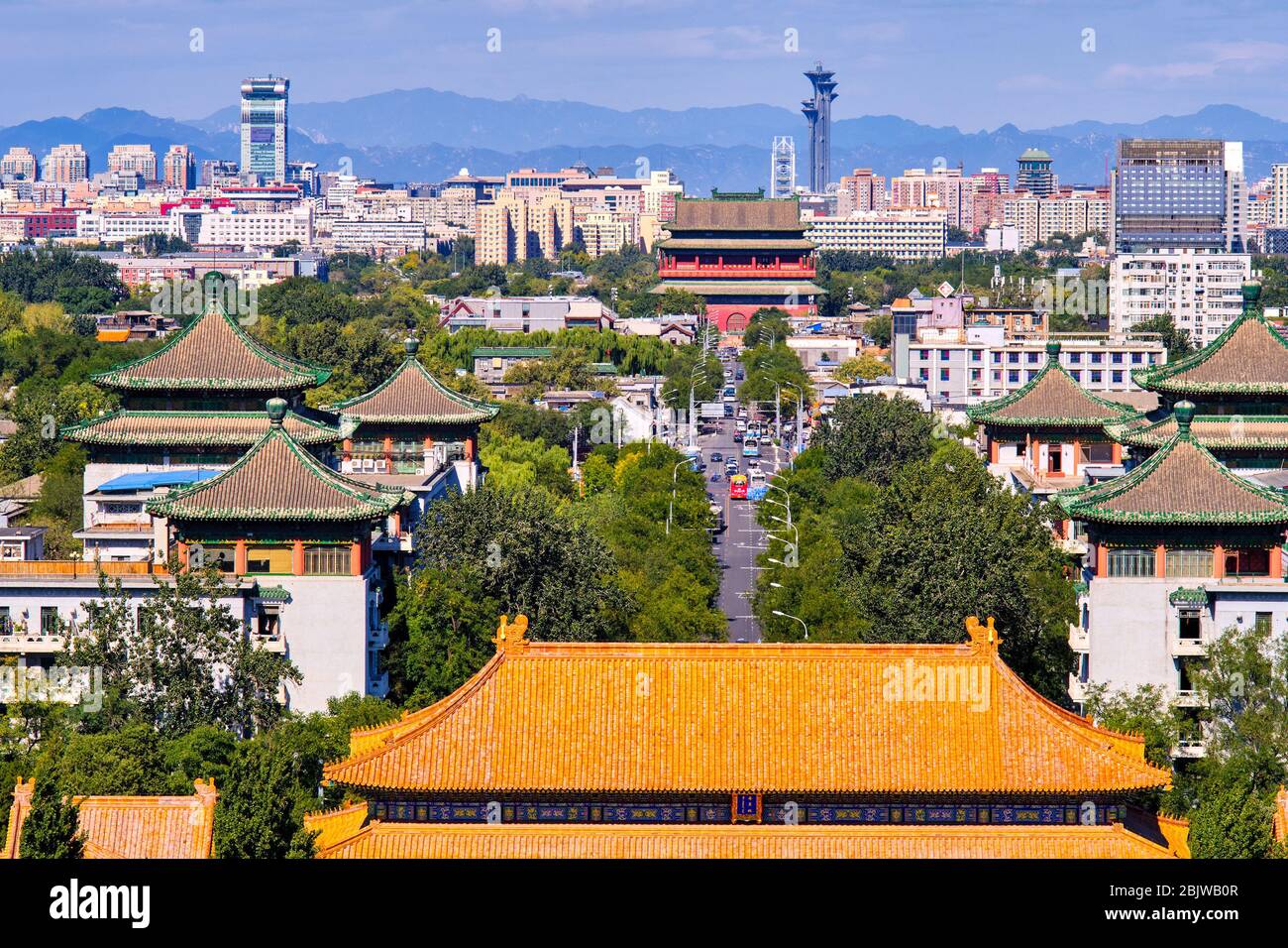 Peking/ China - 8. Oktober 2018: Luftaufnahme von Zentral- und Nordpekings vom Jingshan Park (Prospect Hill) zum Olympic Green Stockfoto