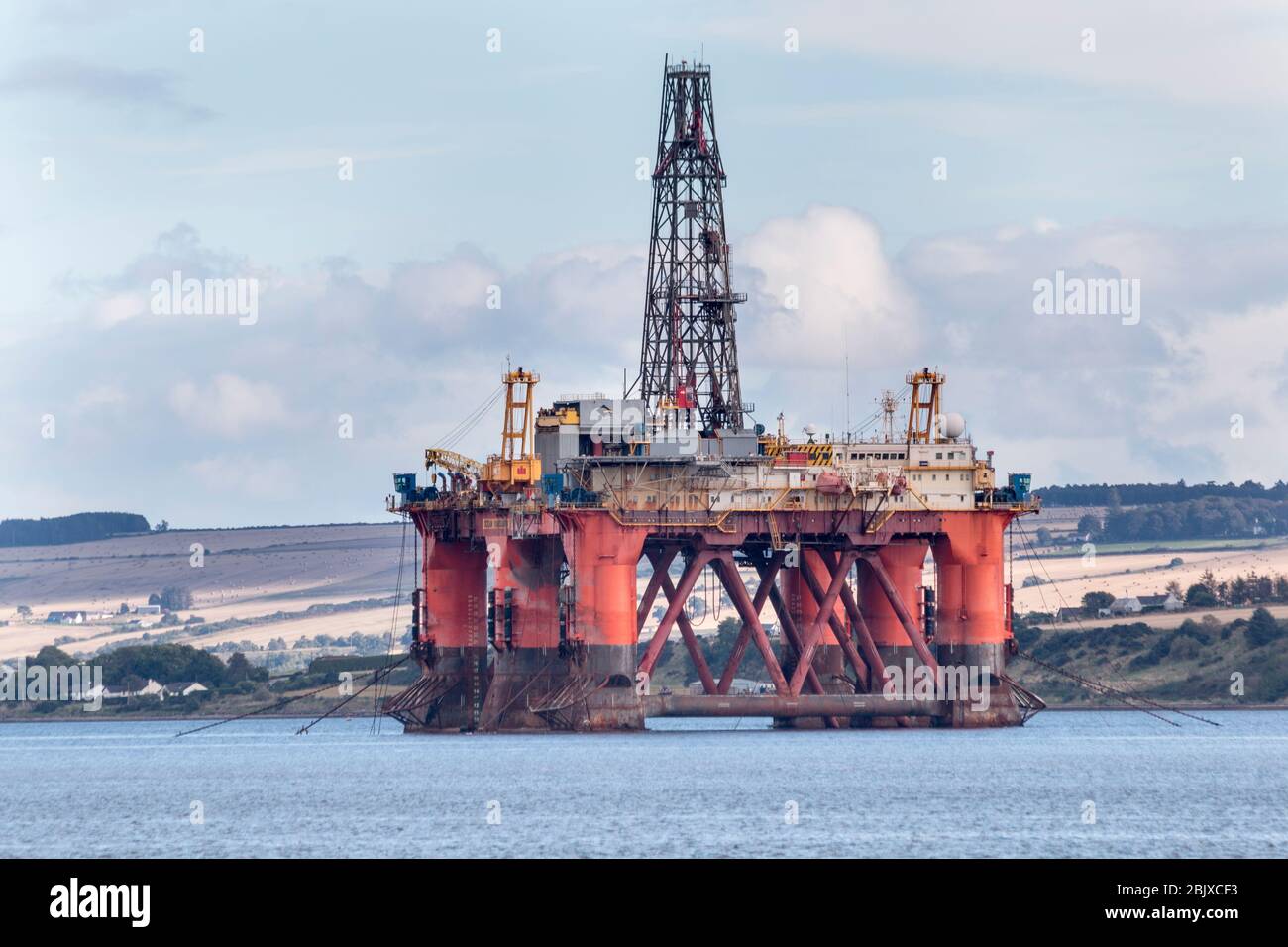 Semi-Tauchboot-Ölbohranlage in Cromarty Firth, Schottland Stockfoto