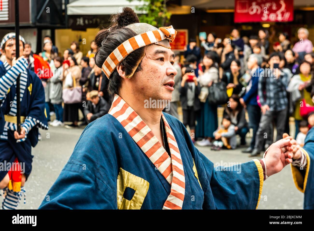 Yumoto, Hakone, Japan: 03. November 2019: Hakone Daimyo Gyoretsu 2019 (Prozession des feudalen Herrn in Hakone). Festival mit Prozession der Menschen gekleidet Stockfoto