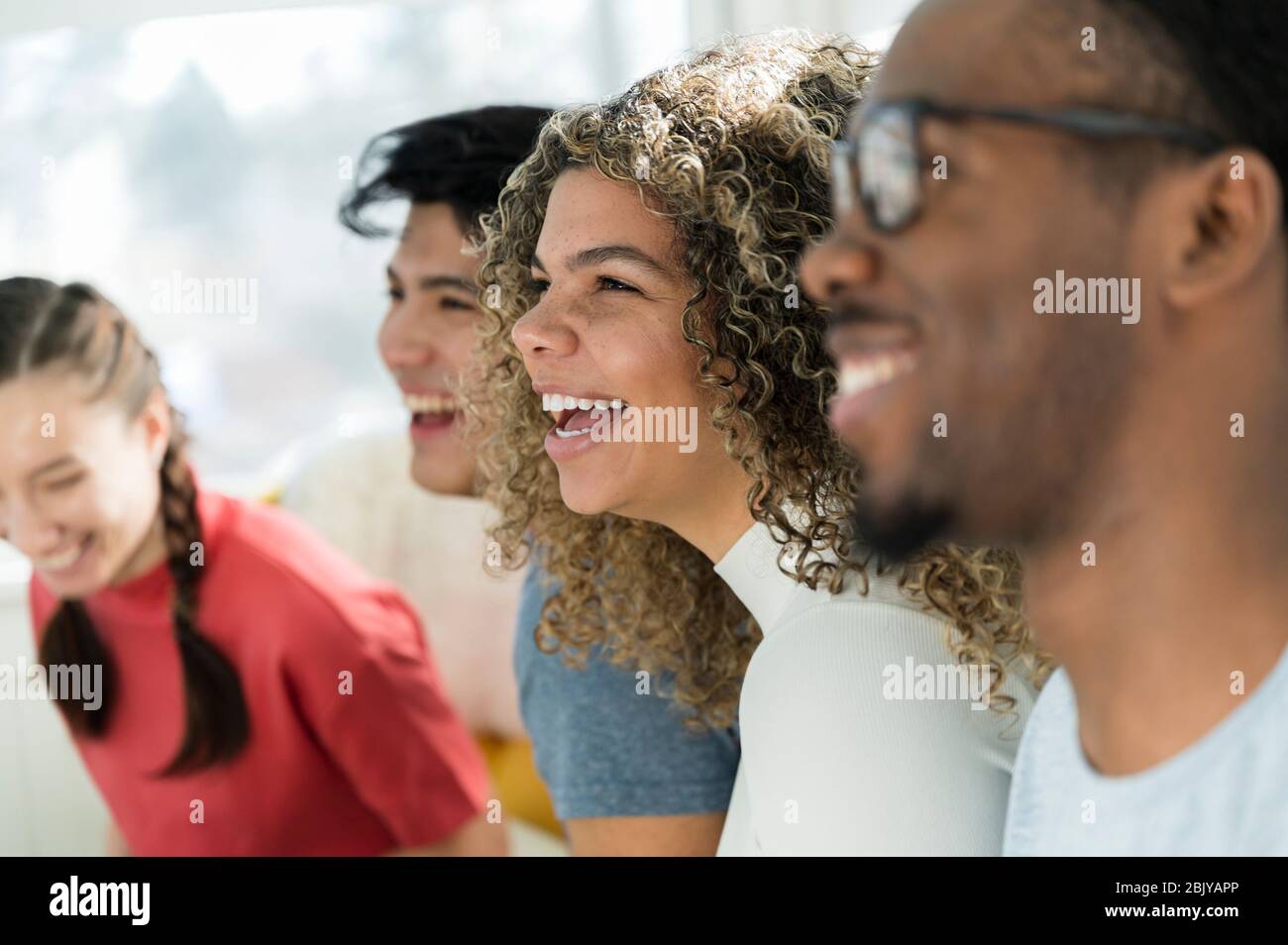 Gruppe von Freunden lachen togetherÂ Stockfoto