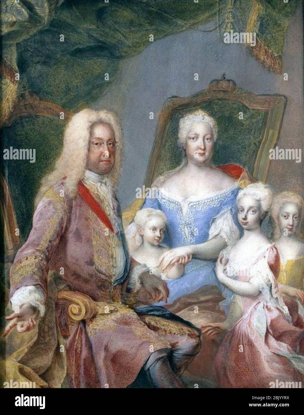 Kaiser Karl VI. Mit seiner Frau Kaiserin Elisabeth Christine und ihren drei Töchtern, Erzherzoginnen (L-R) Maria Amalia, Maria Theresia und Maria Anna von Martin van Meytens. Stockfoto