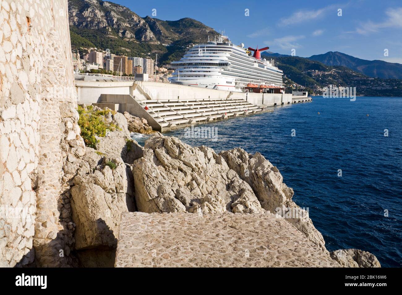 Carnival Magic Kreuzfahrtschiff in Port de Monaco, Monte Carlo City, Monaco, Europa Stockfoto