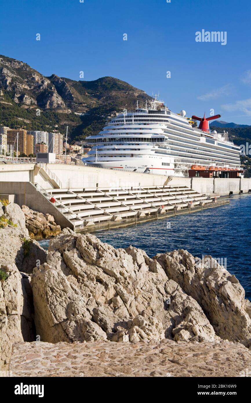 Carnival Magic Kreuzfahrtschiff in Port de Monaco, Monte Carlo City, Monaco, Europa Stockfoto