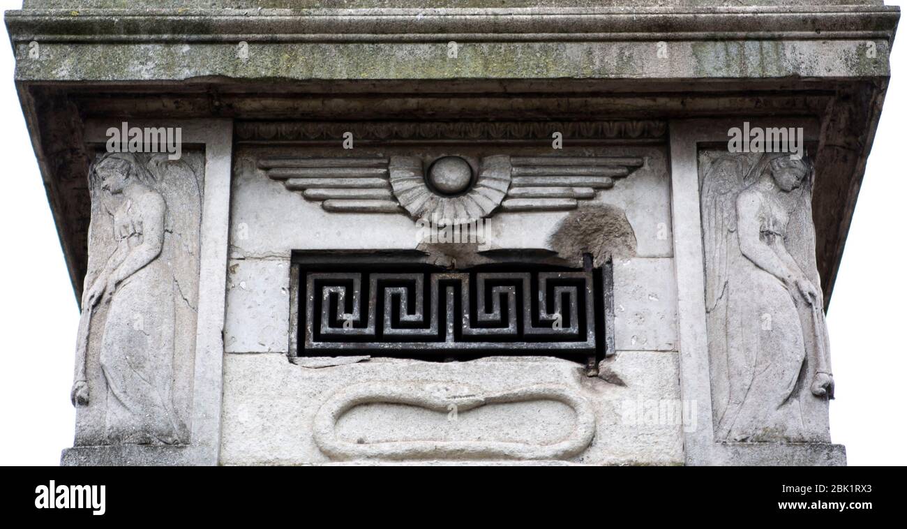 Detail der klassischen Kunst auf Mausoleum Skulptur Stockfoto