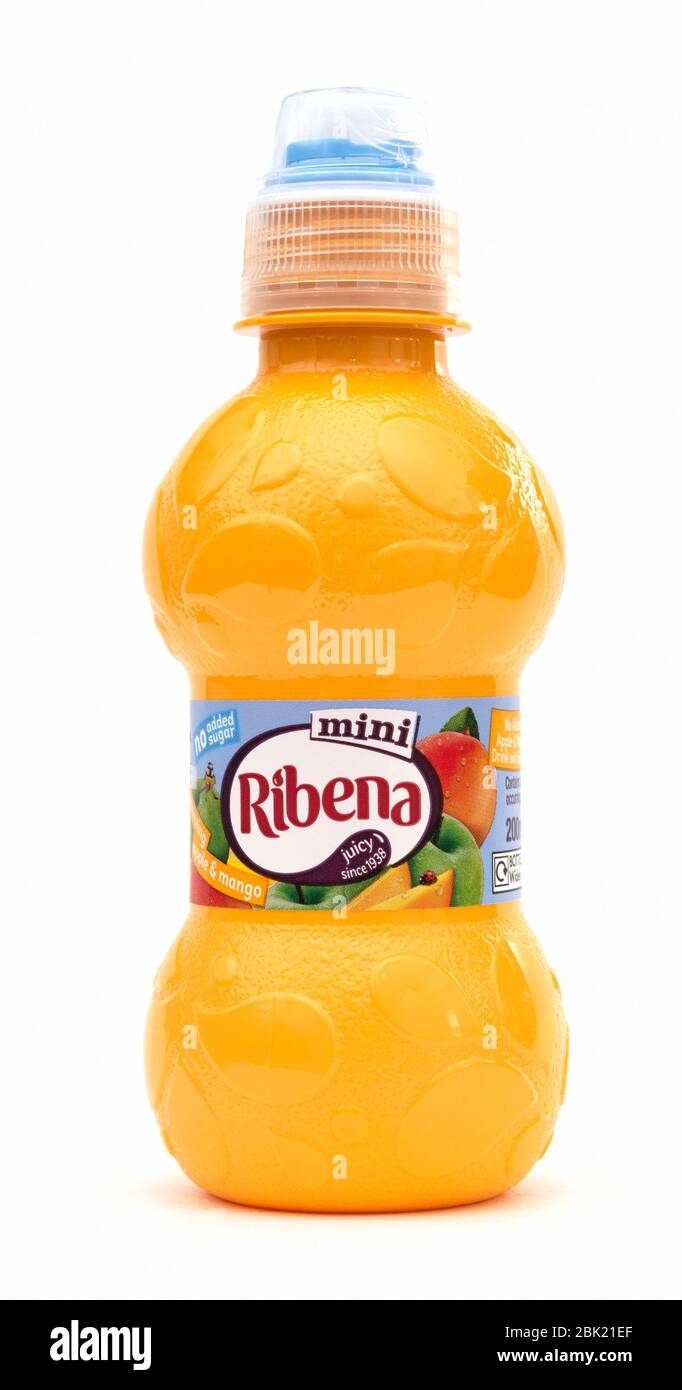 Ribena Apfel & Mango, Saftgetränk, ohne Zuckerzusatz, 200ml Plastikflasche Stockfoto
