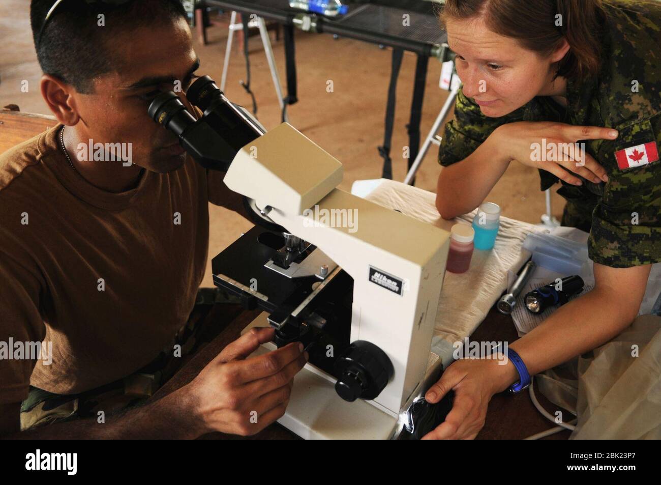 Humanitäre Hilfe Projekt an der Juan Comenius High School während der Fortsetzung Versprechen 2008 Stockfoto