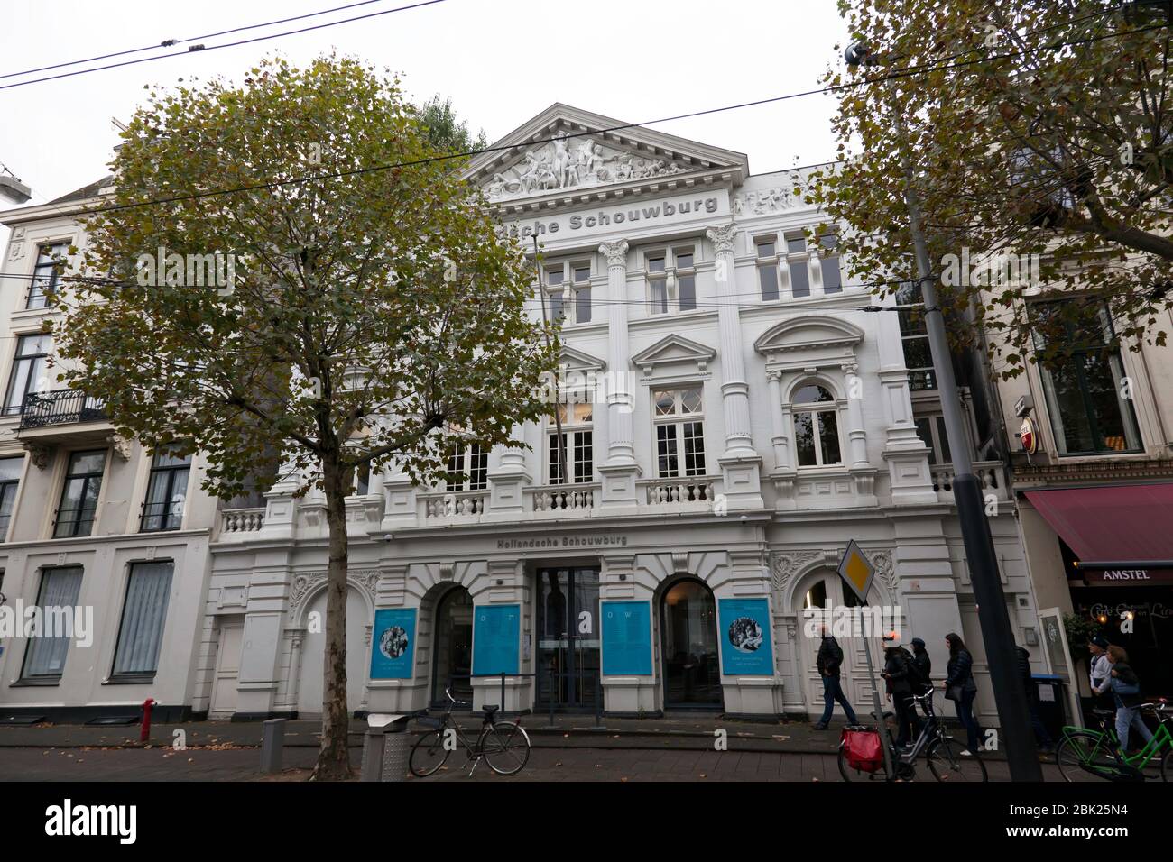 Die Vorderseite des ehemaligen Theaters, Hollandsche Schouburg, das während des Zweiten Weltkriegs als Deportationszentrum für Juden genutzt wurde, ist heute ein nationales Holocaust-Mahnmal Stockfoto