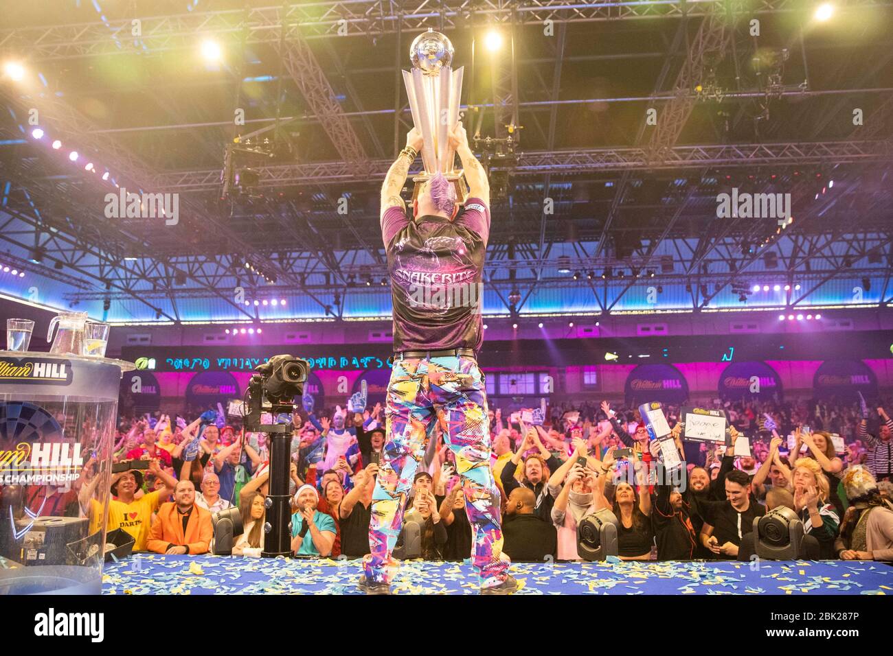 01-01-2020 Peter Wright gewinnt die PDC Weltmeisterschaft 2020 in Alexandra Palace gegen Michael van Gerwen Stockfoto