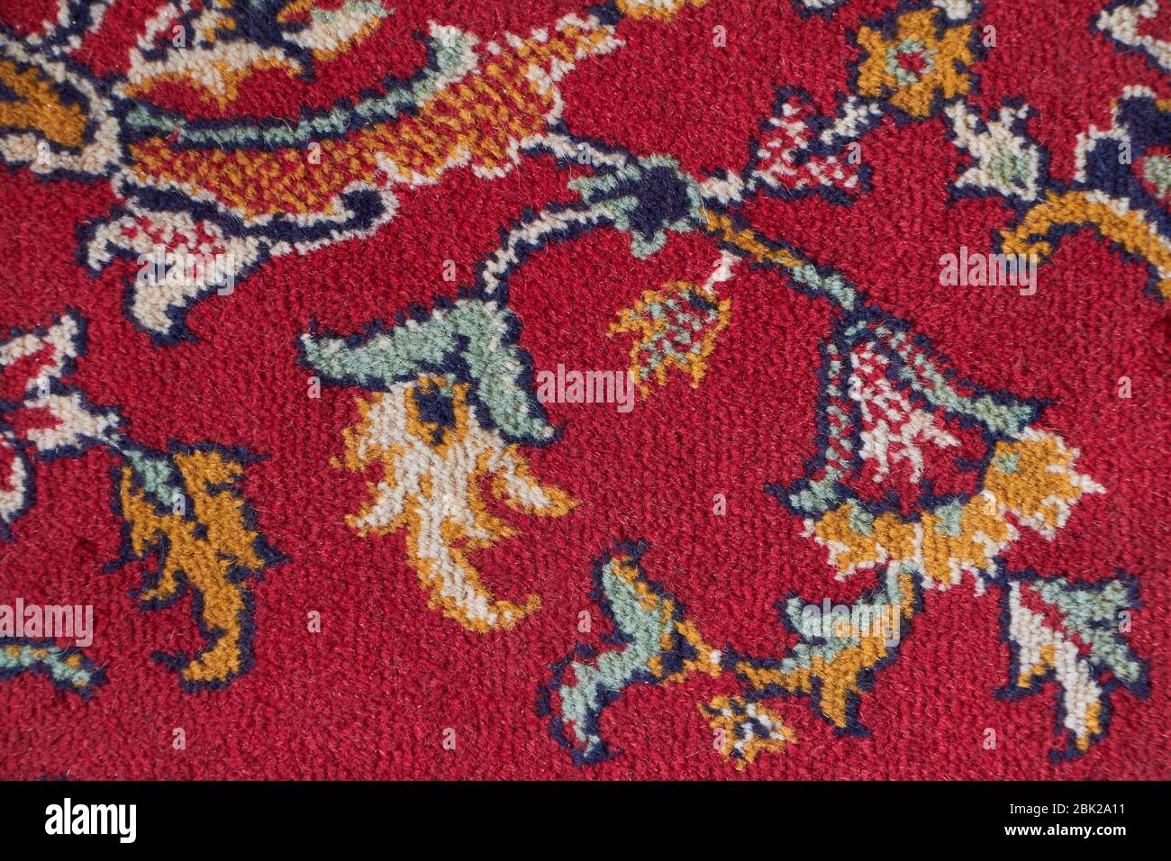 Türkischer Teppich in Nahaufnahme, Details von Mustern im orientalischen Design Stockfoto