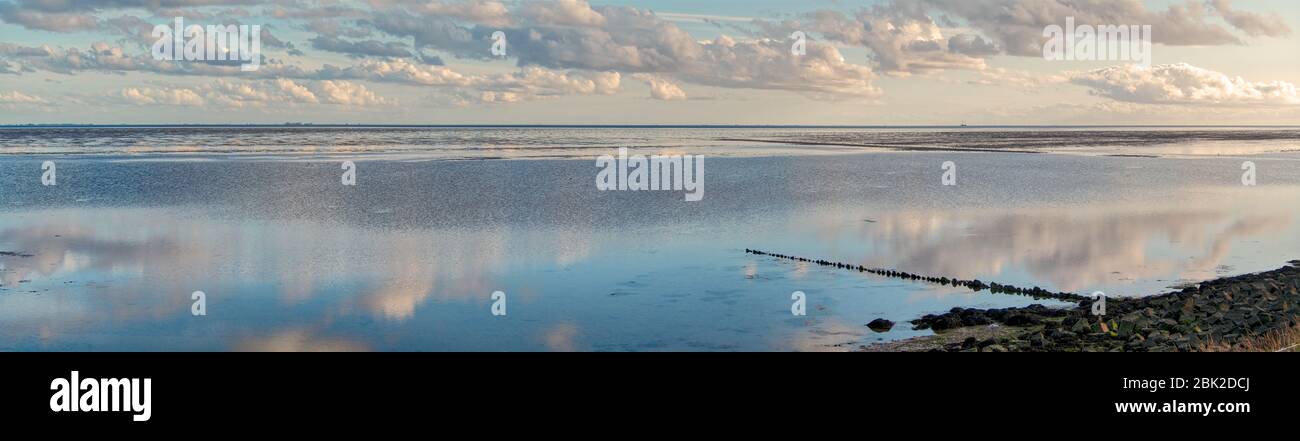 Terschelling Panoramablick auf Harlingen, Friesland, Niederlande Stockfoto
