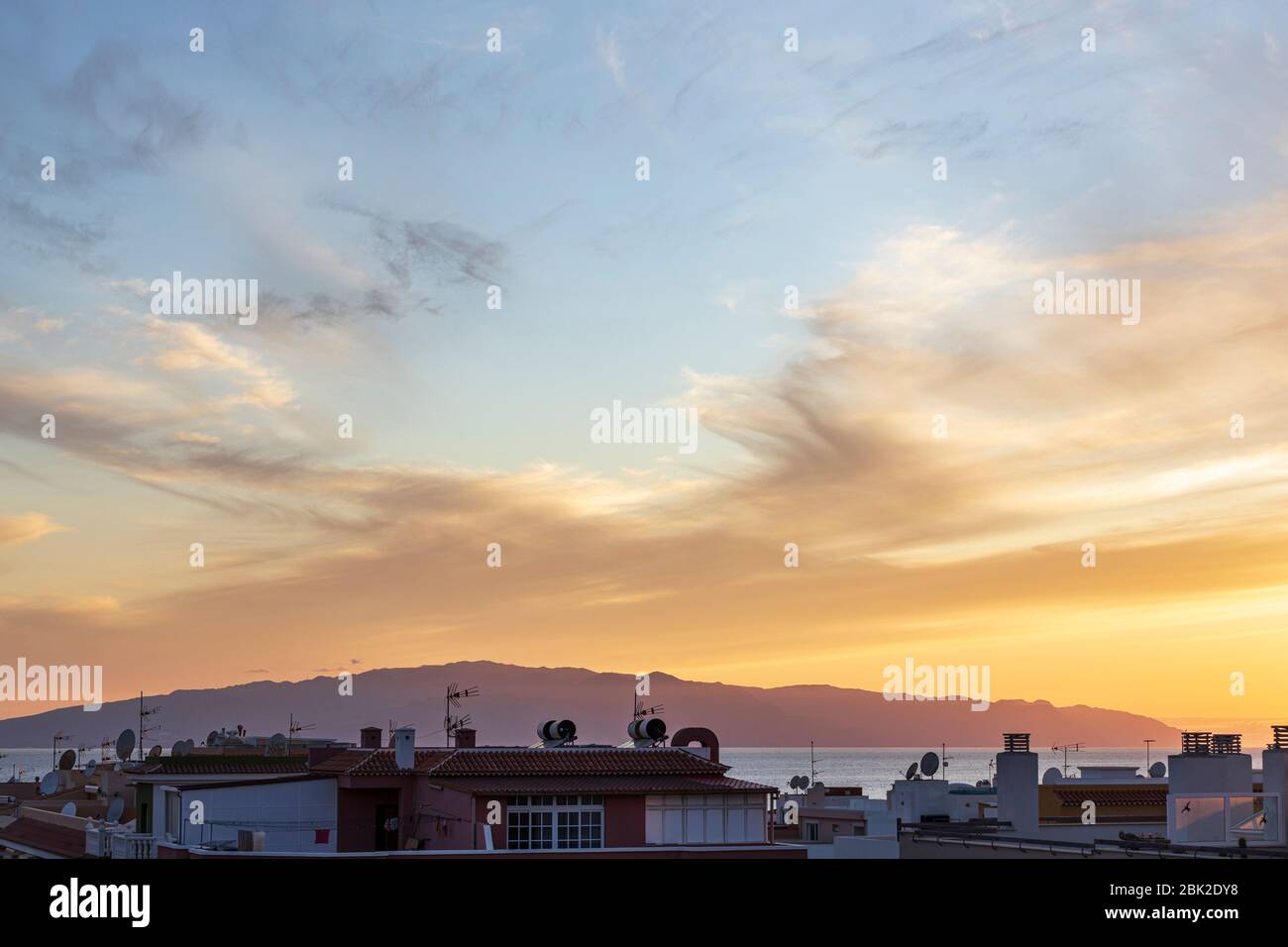 Sonnenuntergang weiches Licht über La Gomera, Playa San Juan, Teneriffa, Kanarische Inseln, Spanien Stockfoto