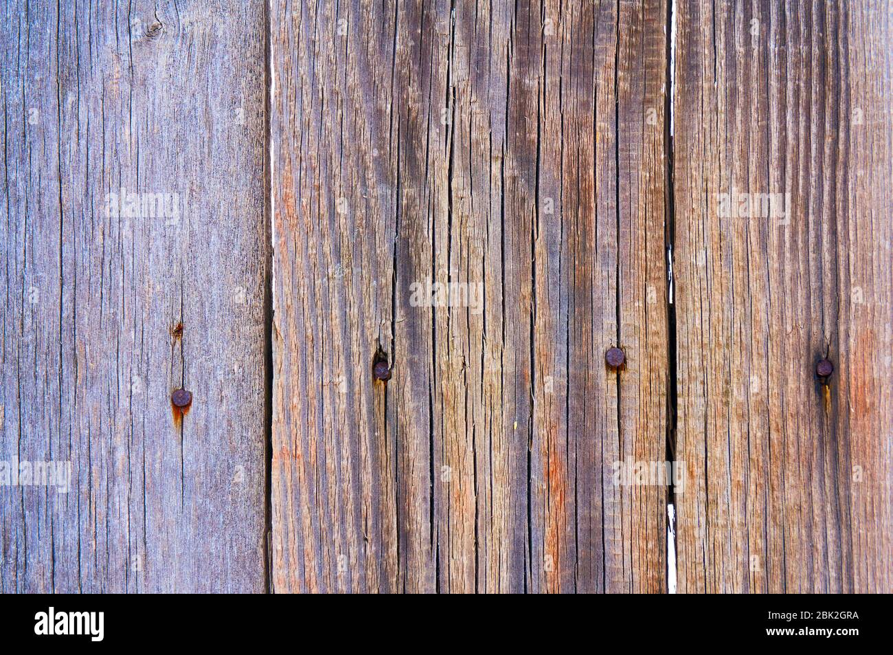 Alte Holzschild mit Kratzern und Späne. Stockfoto