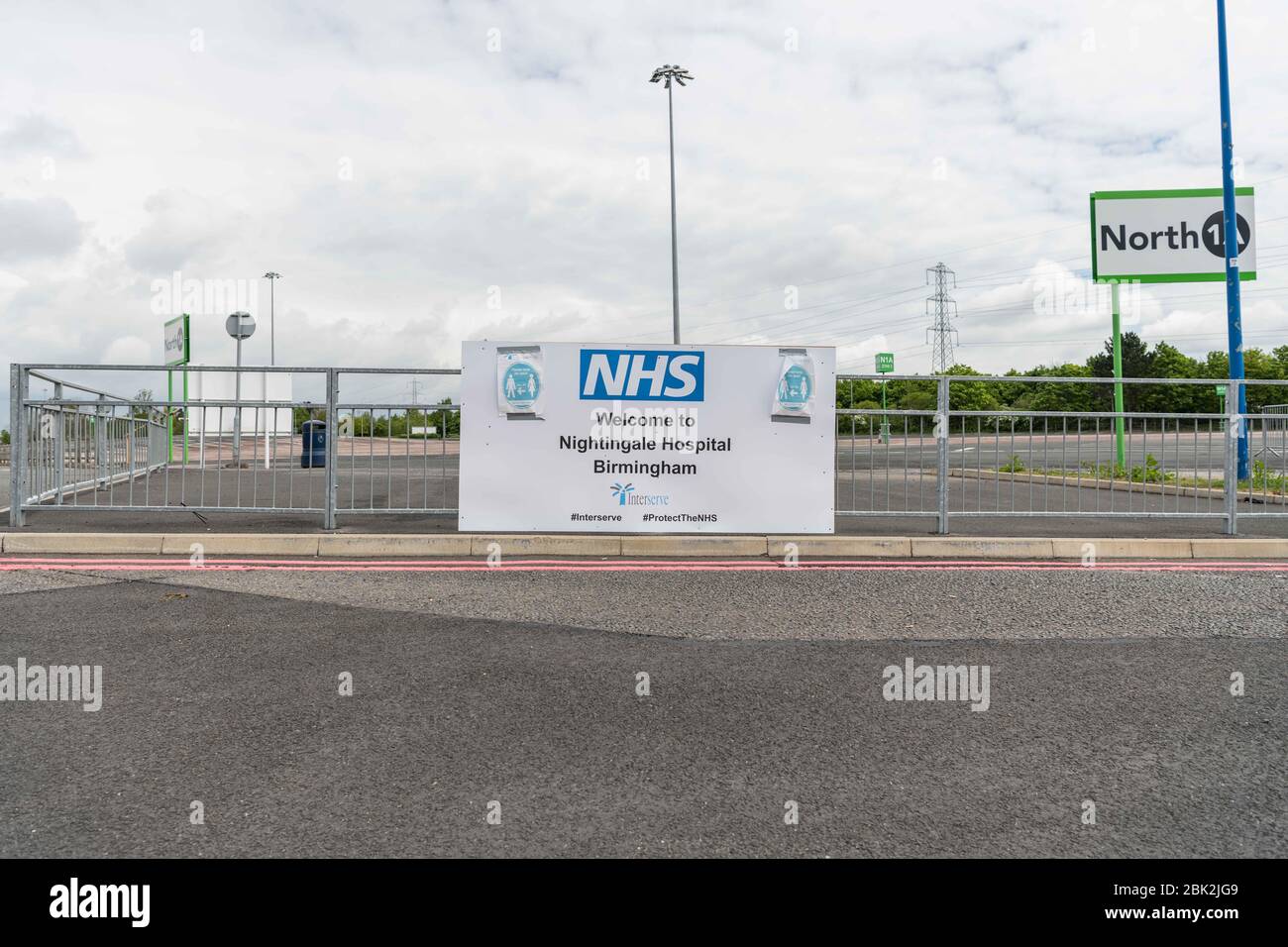 Birmingham, Großbritannien. 01 Mai 2020. NHS Nightingale Willkommensschild. Quelle: Adriano Ribeiro/Alamy Live News Stockfoto