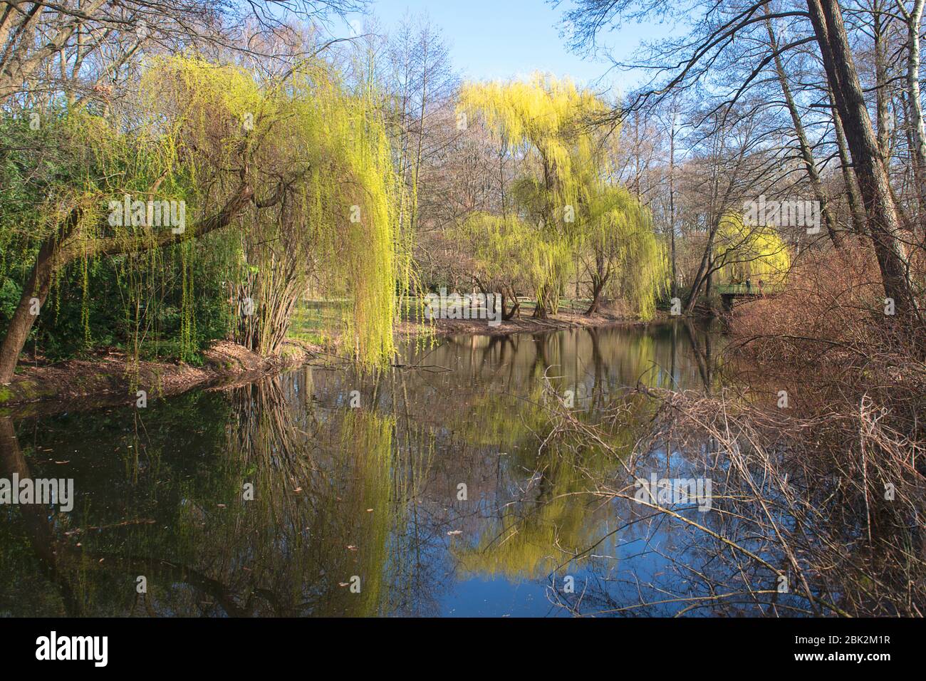 Garten mit teich deutschland Fotos und Bildmaterial in hoher
