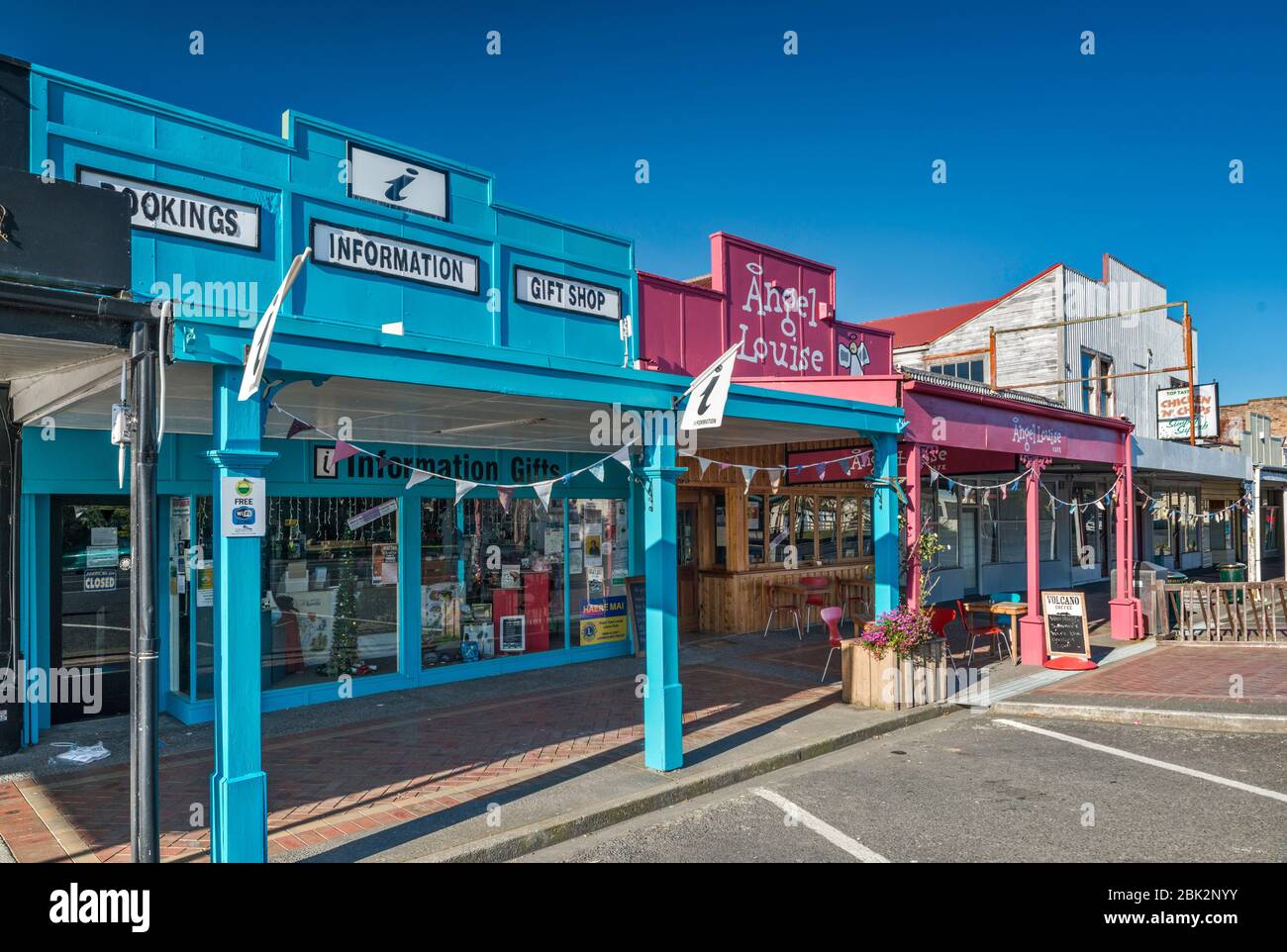 Geschäfte in Seddon Street, Hauptstraße in Raetihi, Manawatu-Wanganui Region, Nordinsel, Neuseeland Stockfoto