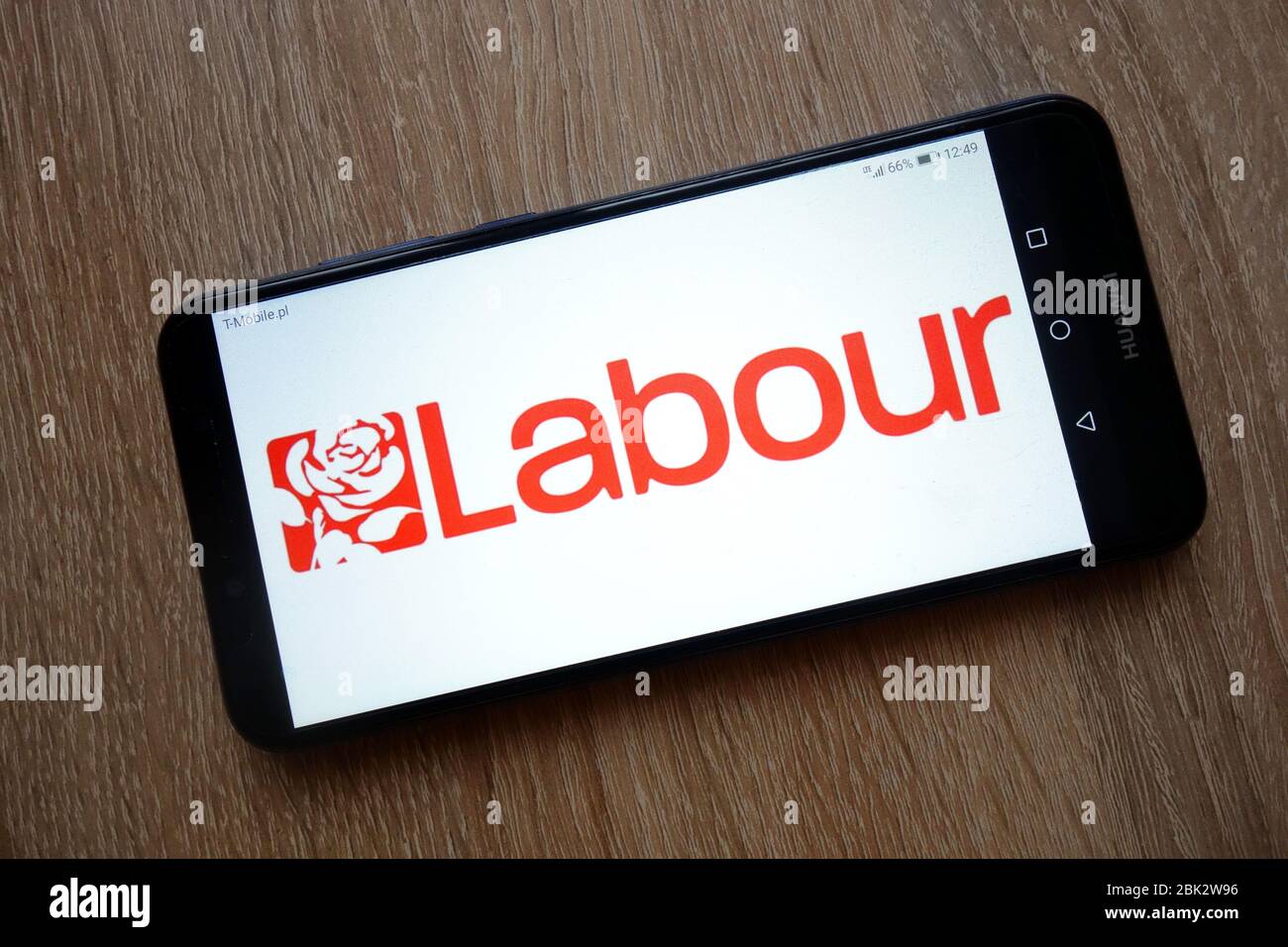 Das Logo der Labour Party wird auf dem Smartphone angezeigt Stockfoto