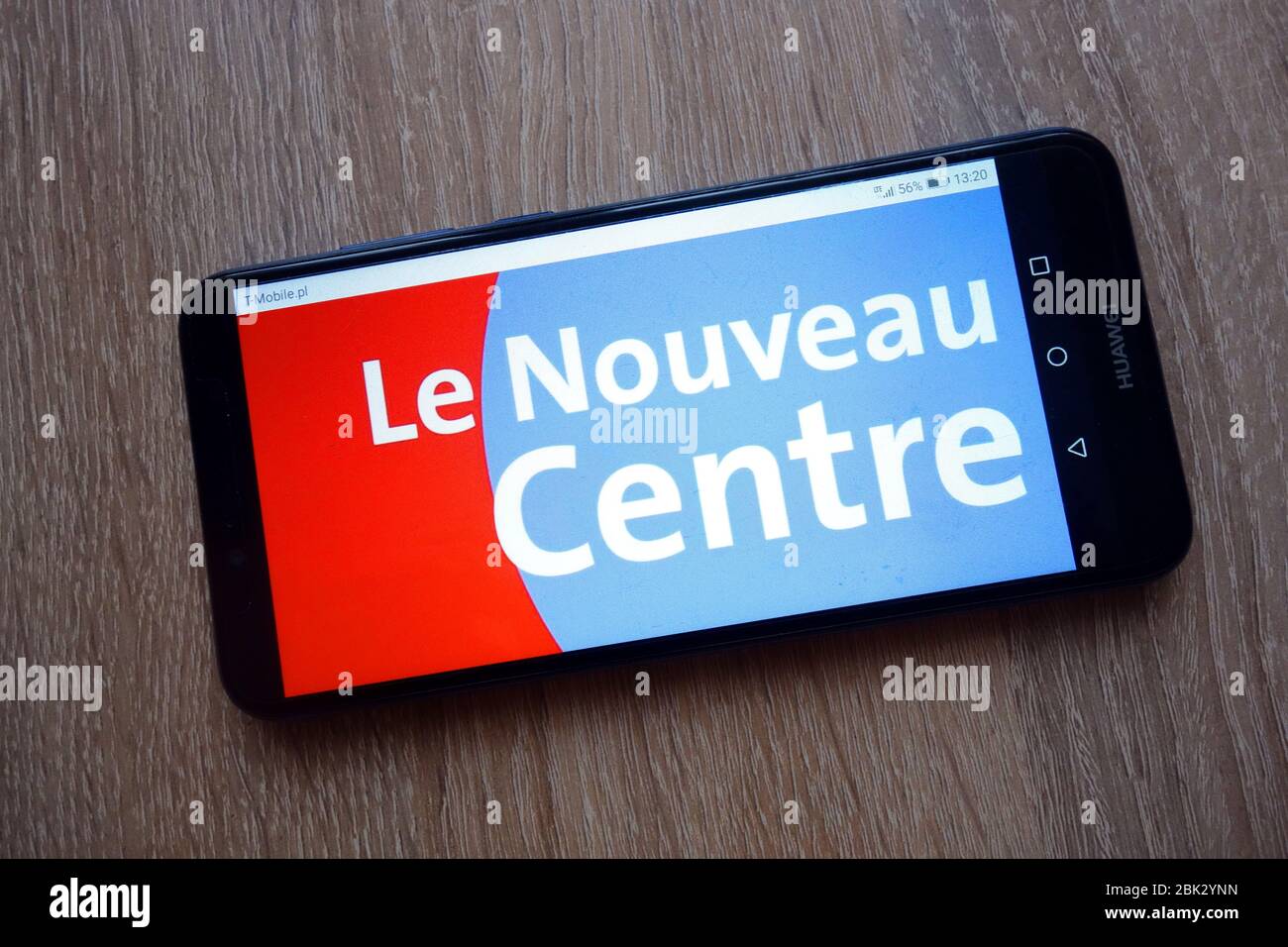 Le Nouveau Center Party-Logo auf dem Smartphone angezeigt Stockfoto