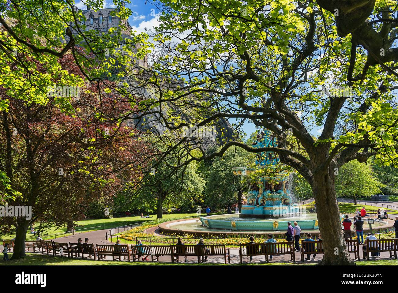 Princes Street Gardens, Brunnen, sonniger Sommertag, Edinburgh, Schottland, Großbritannien. Stockfoto