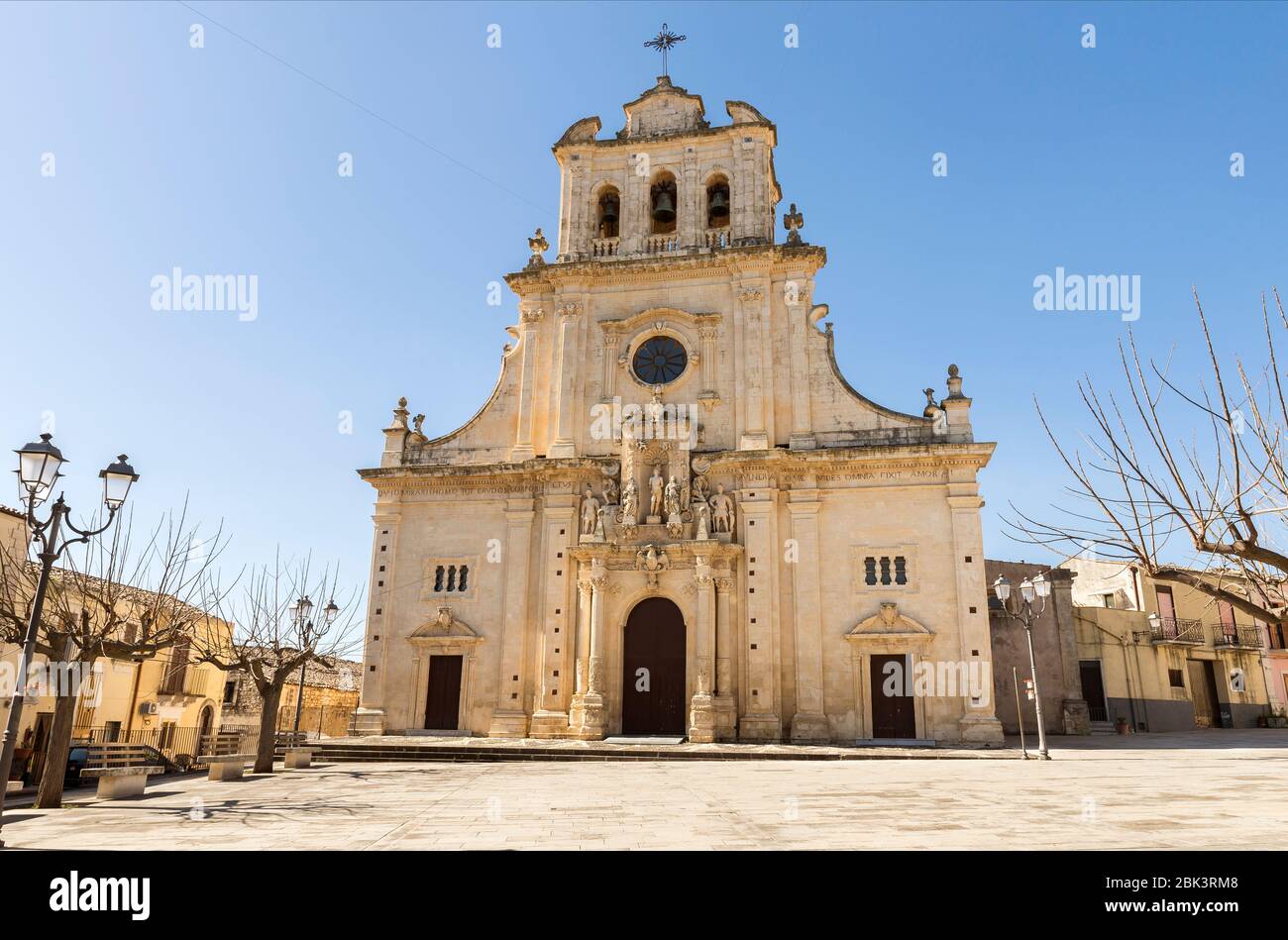 Architektonische Sehenswürdigkeiten der St. Sebastiano Kirche in Ferla, Provinz Syrakus, Italien. Stockfoto